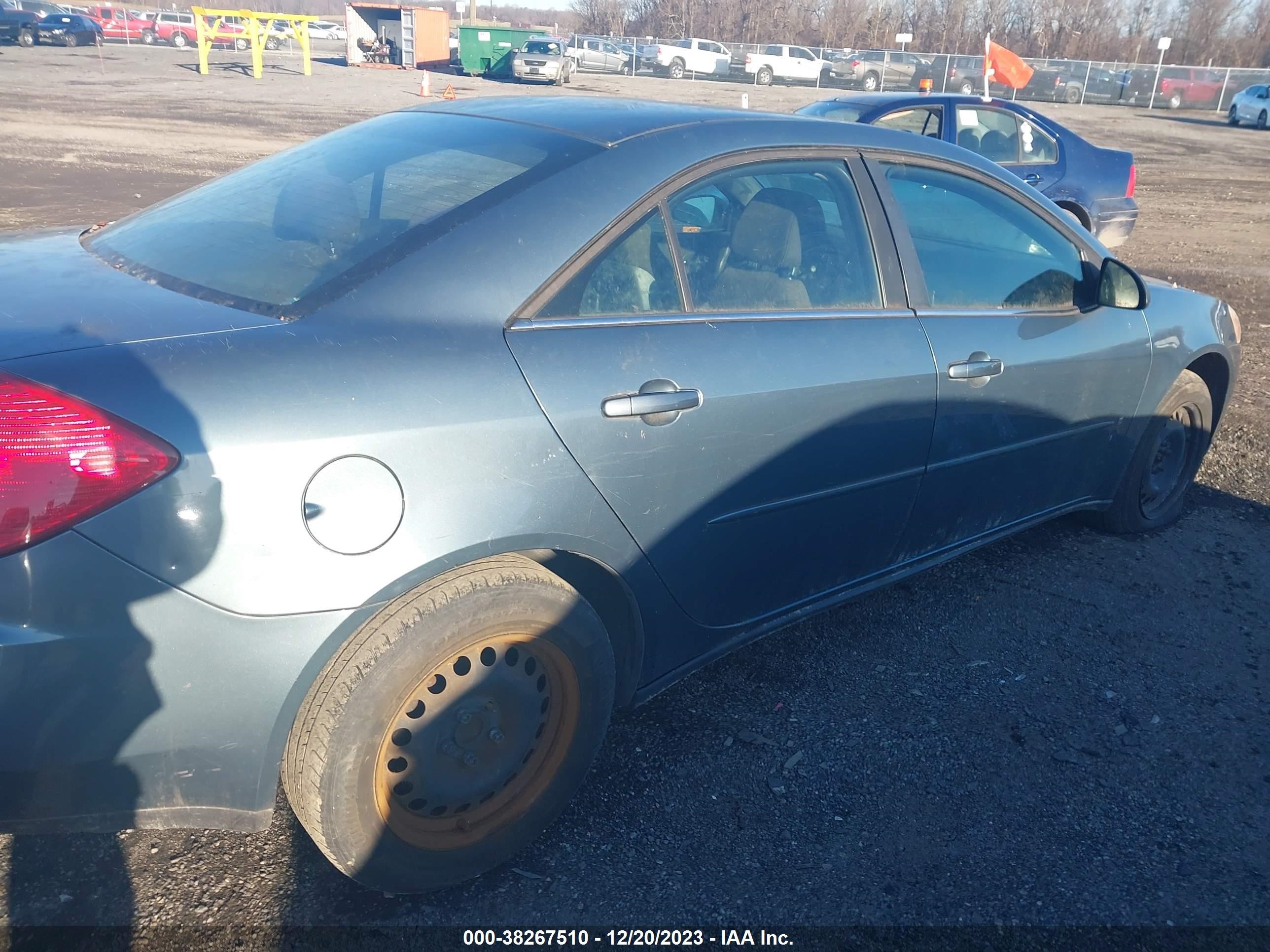 Photo 3 VIN: 1G2ZF55BX64273921 - PONTIAC G6 