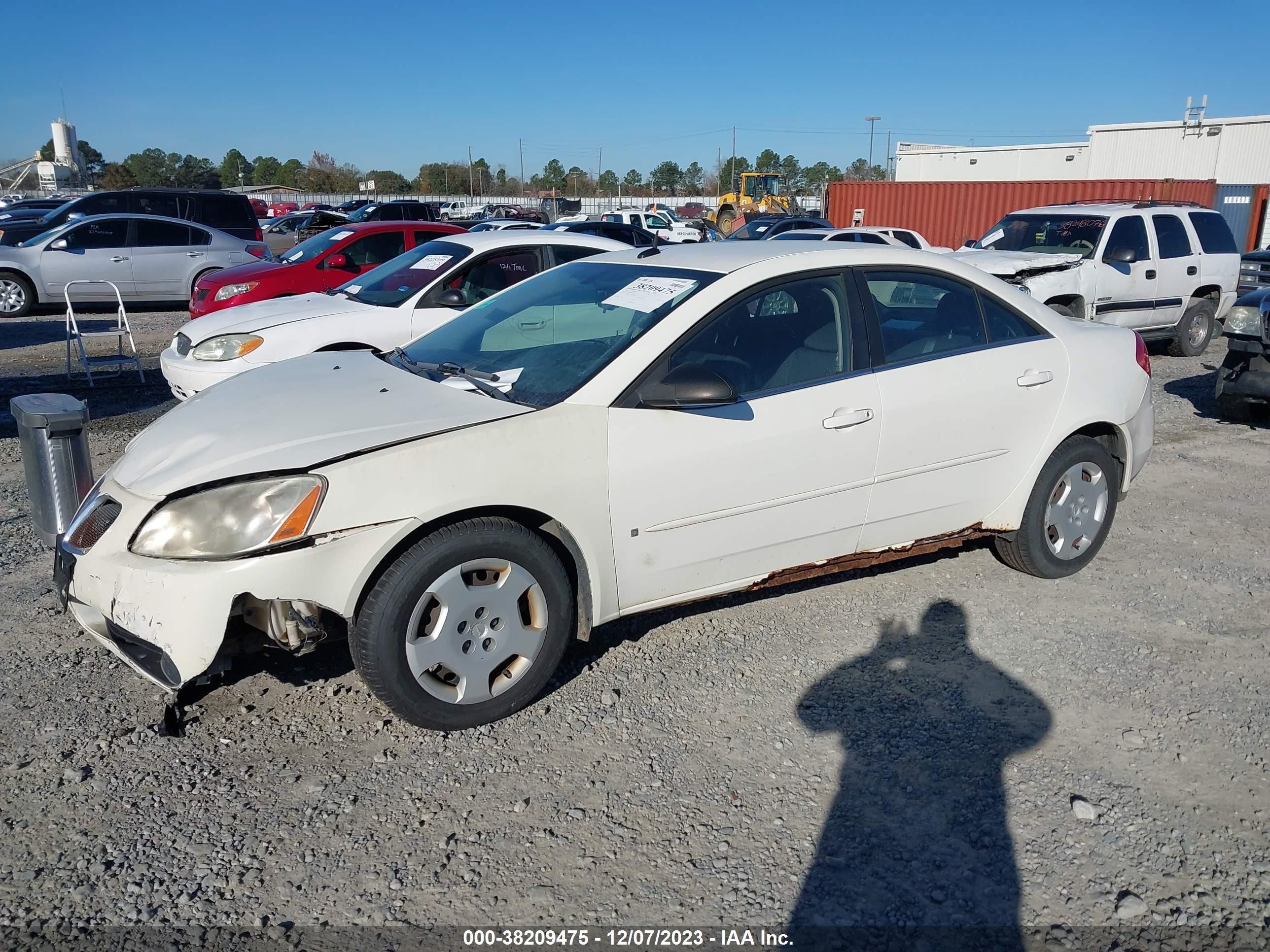 Photo 2 VIN: 1G2ZF57B084243343 - PONTIAC G6 