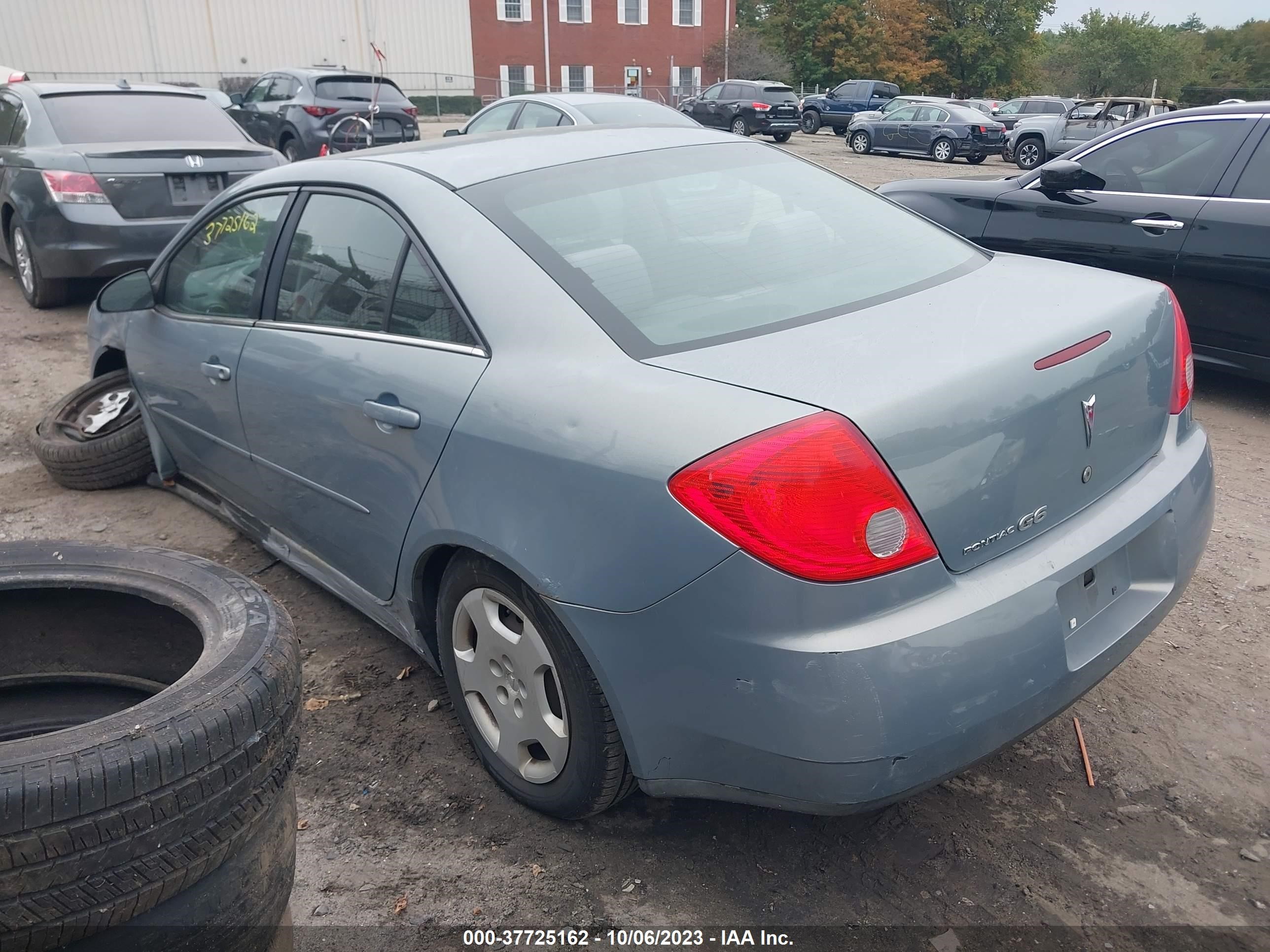 Photo 2 VIN: 1G2ZF57B284220663 - PONTIAC G6 