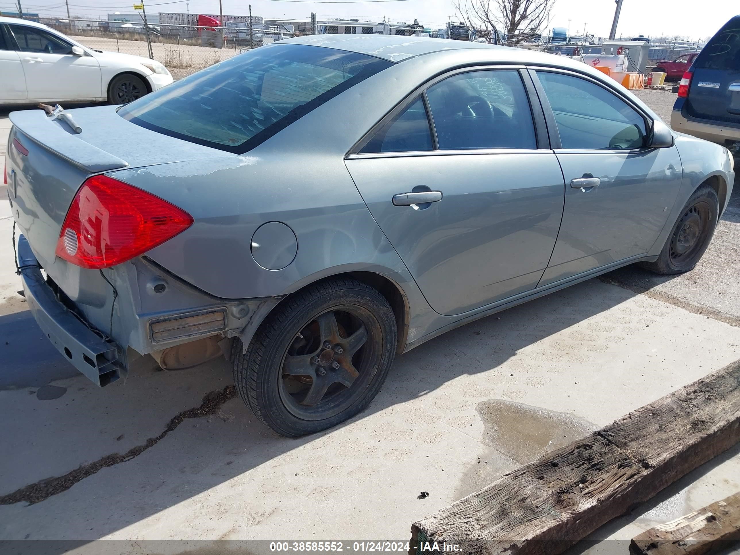 Photo 3 VIN: 1G2ZF57B884151896 - PONTIAC G6 