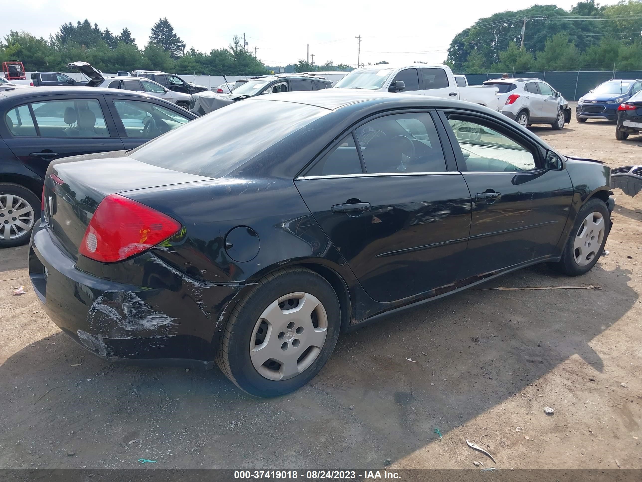 Photo 3 VIN: 1G2ZF58B074103323 - PONTIAC G6 