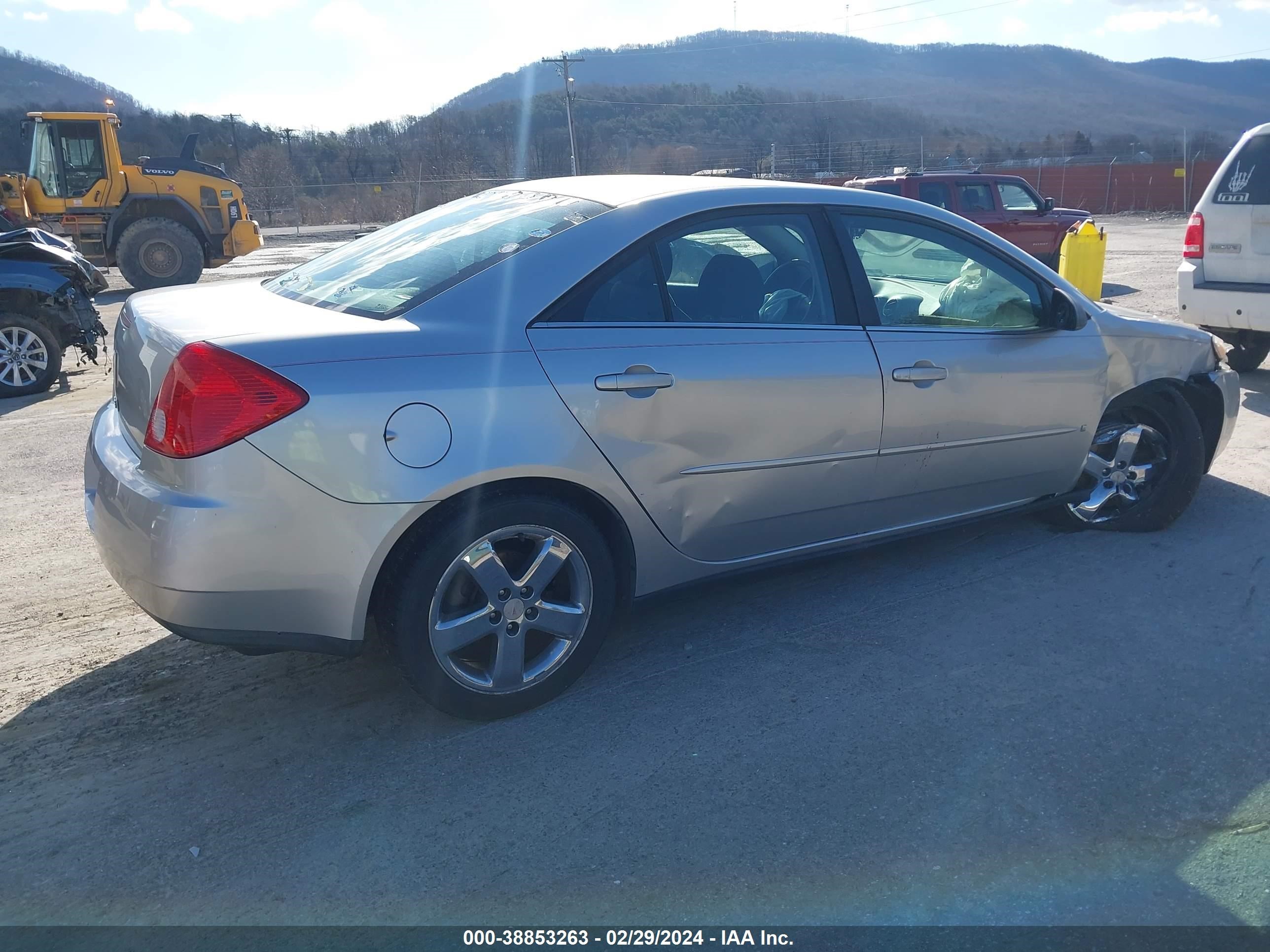 Photo 3 VIN: 1G2ZF58B274267379 - PONTIAC G6 