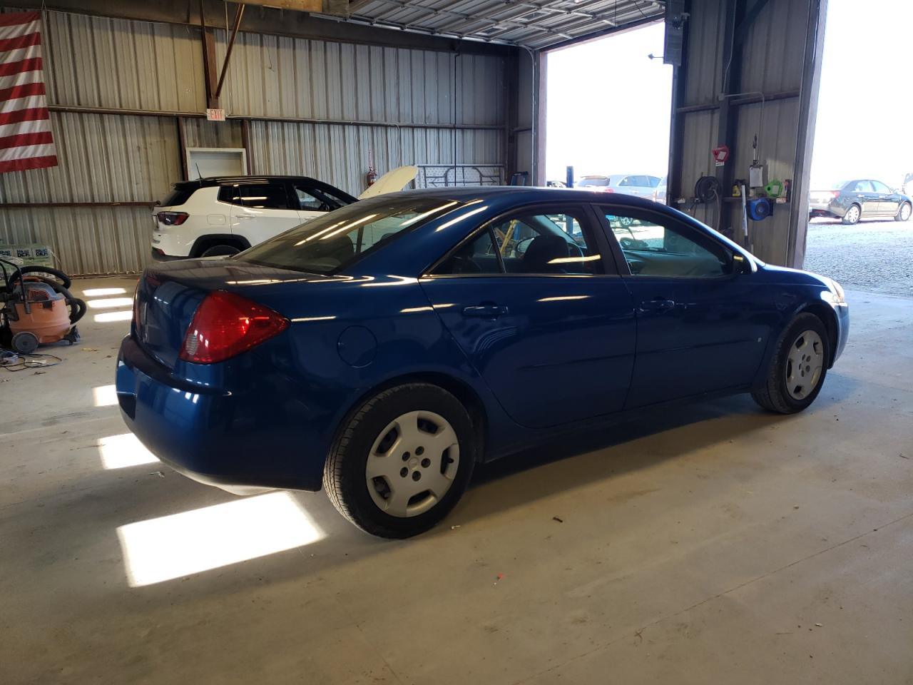 Photo 2 VIN: 1G2ZF58B374179814 - PONTIAC G6 