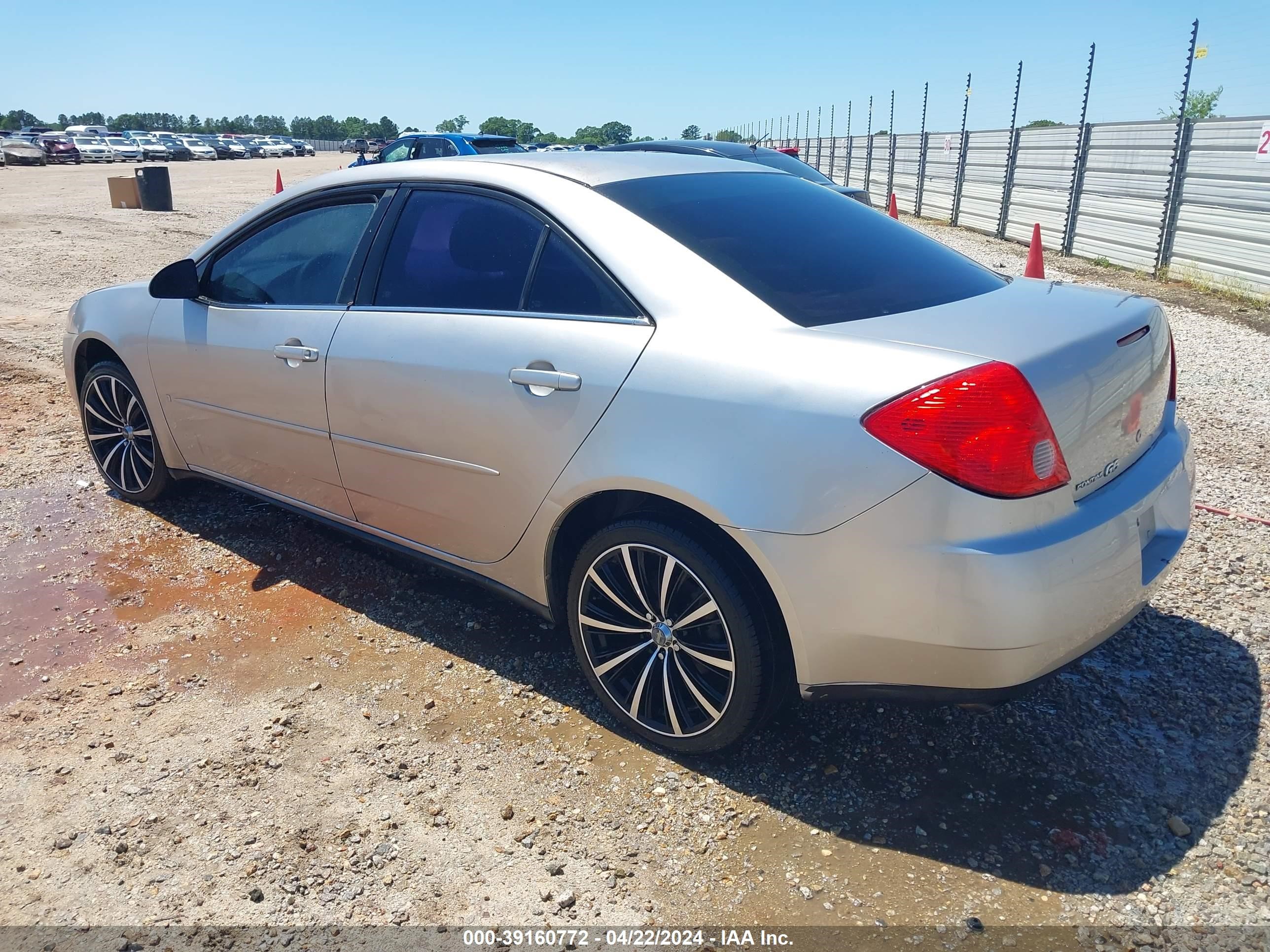 Photo 2 VIN: 1G2ZF58B674191682 - PONTIAC G6 