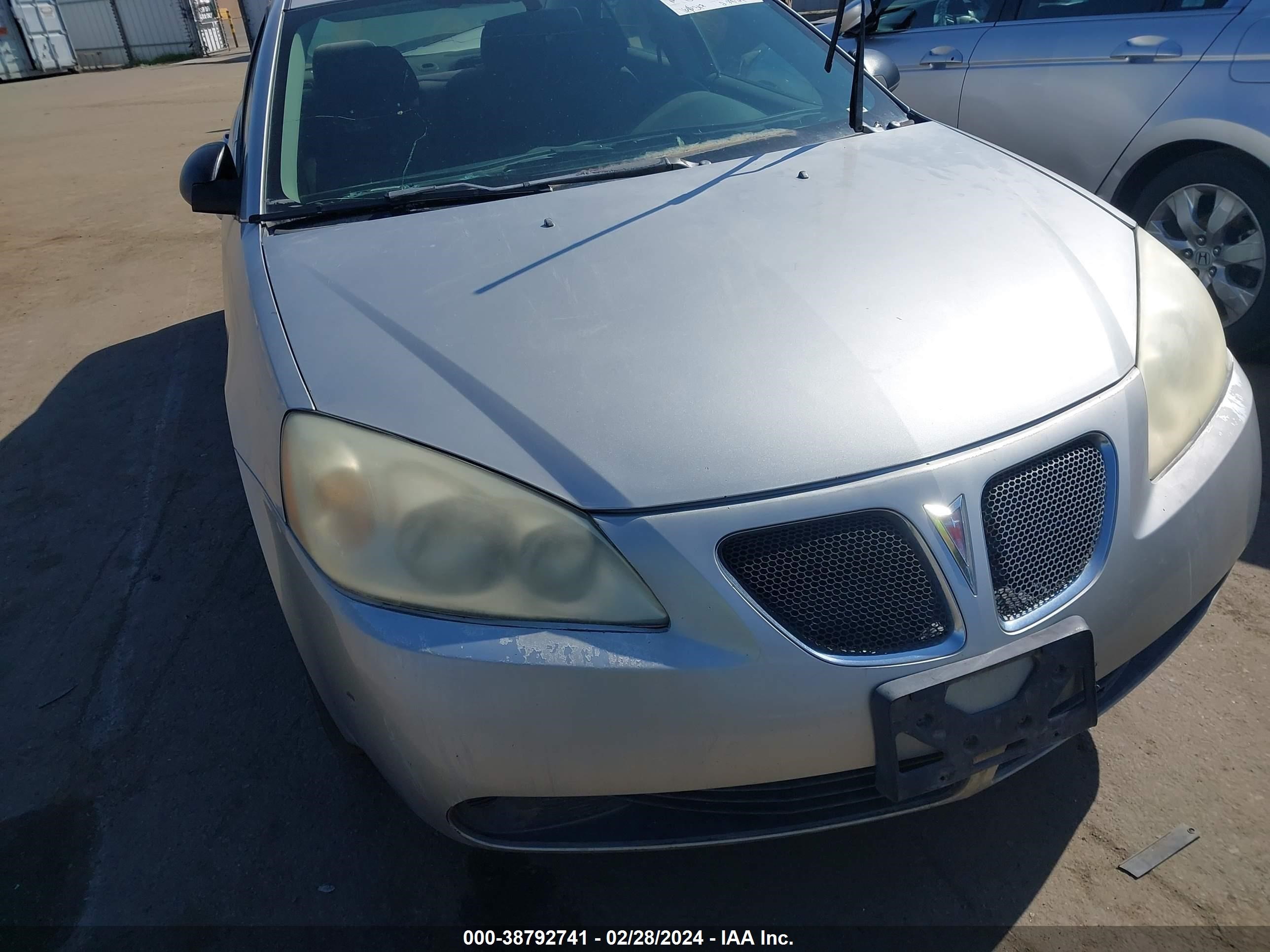 Photo 13 VIN: 1G2ZF58B974106141 - PONTIAC G6 