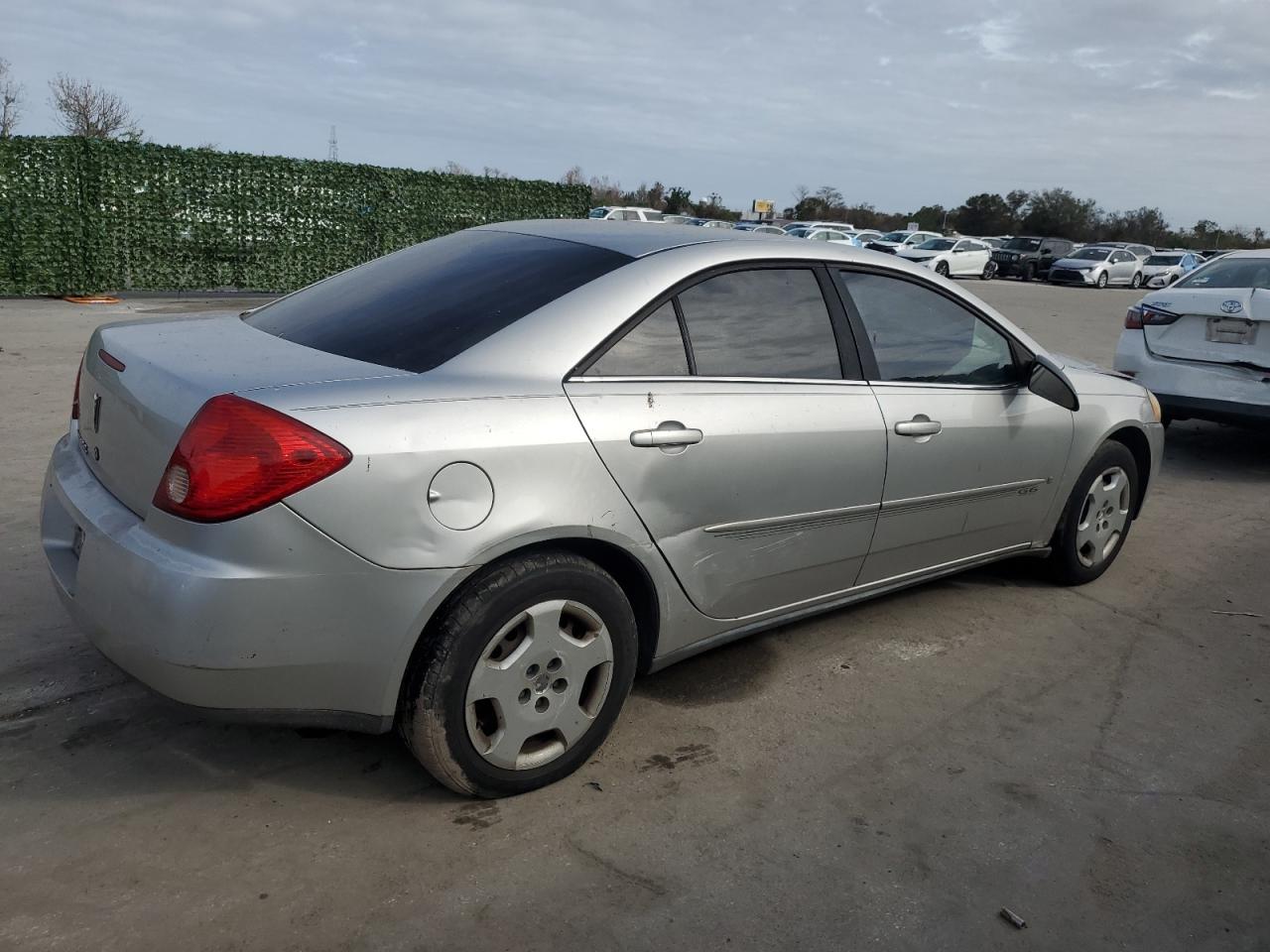 Photo 2 VIN: 1G2ZF58BX74147278 - PONTIAC G6 