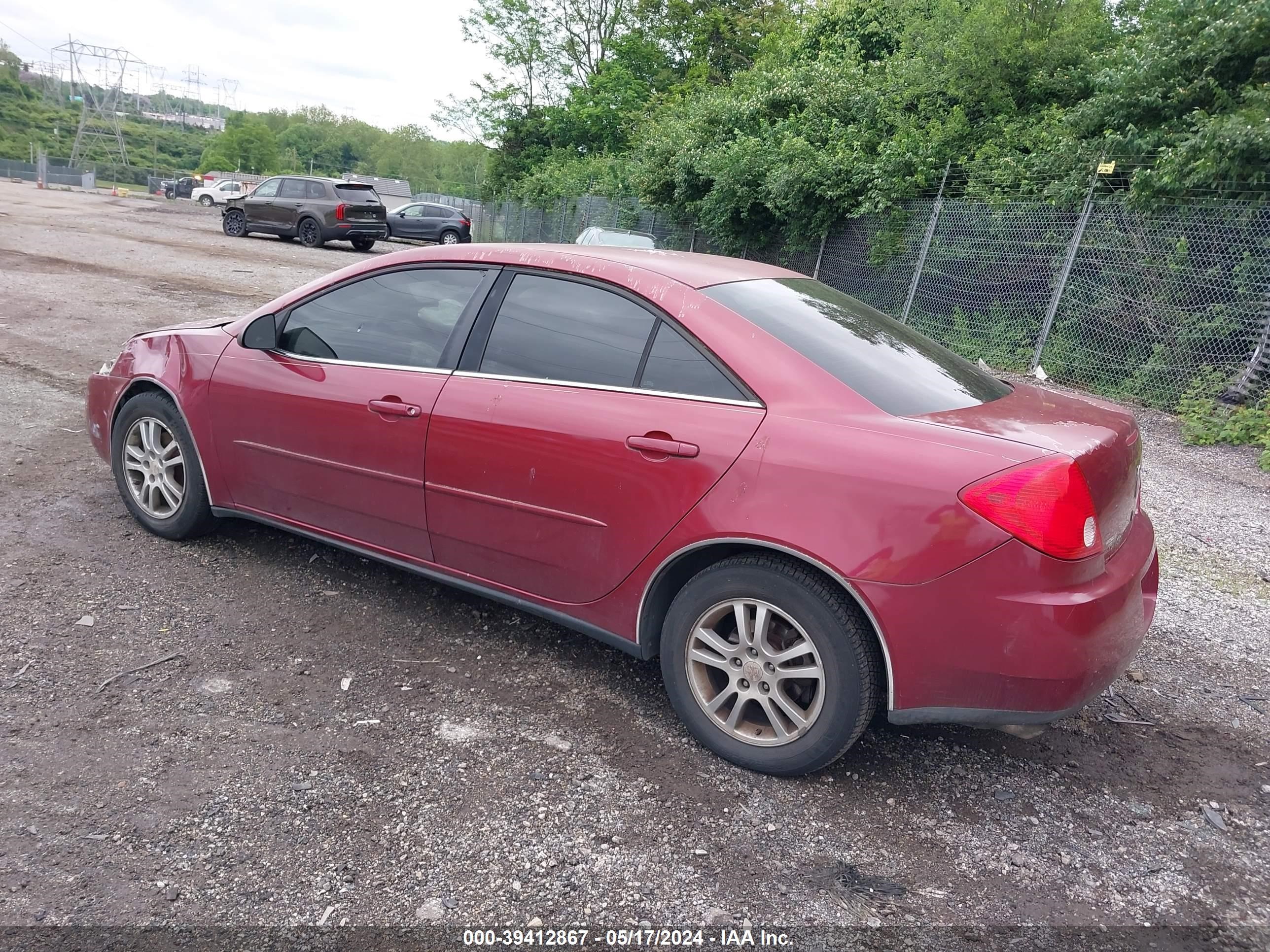 Photo 2 VIN: 1G2ZG528354141510 - PONTIAC G6 