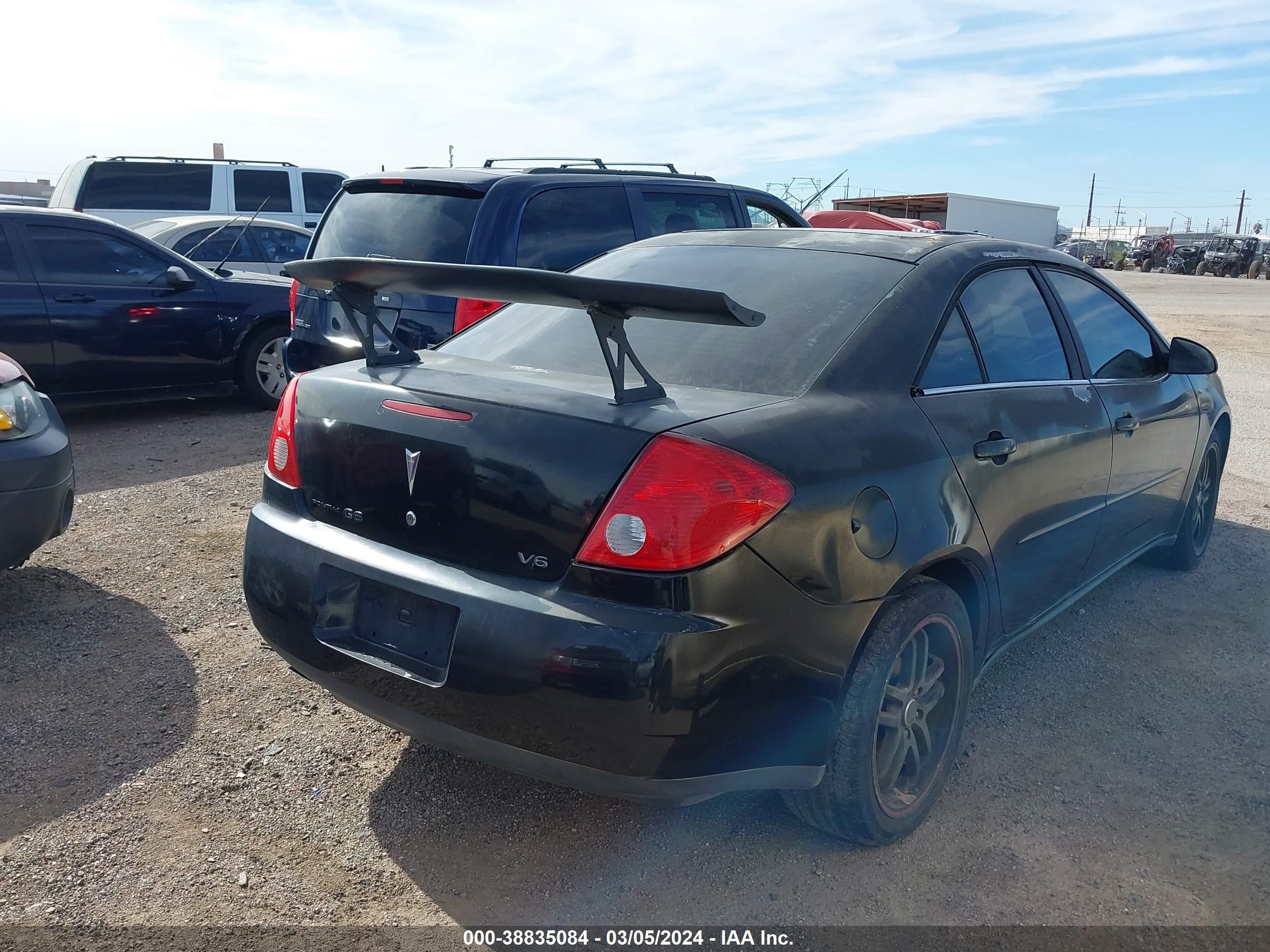 Photo 3 VIN: 1G2ZG528354153365 - PONTIAC G6 