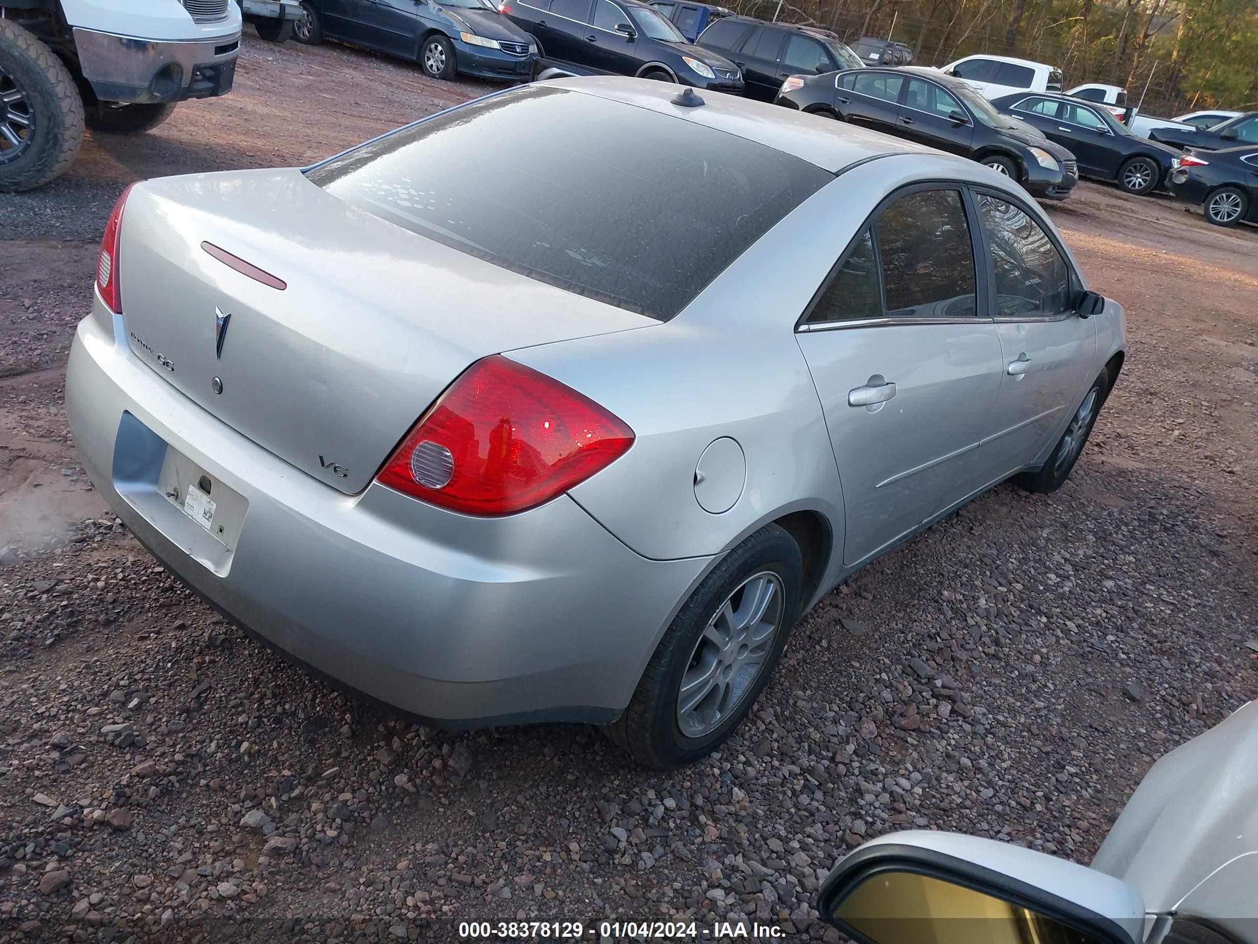 Photo 3 VIN: 1G2ZG528854171506 - PONTIAC G6 