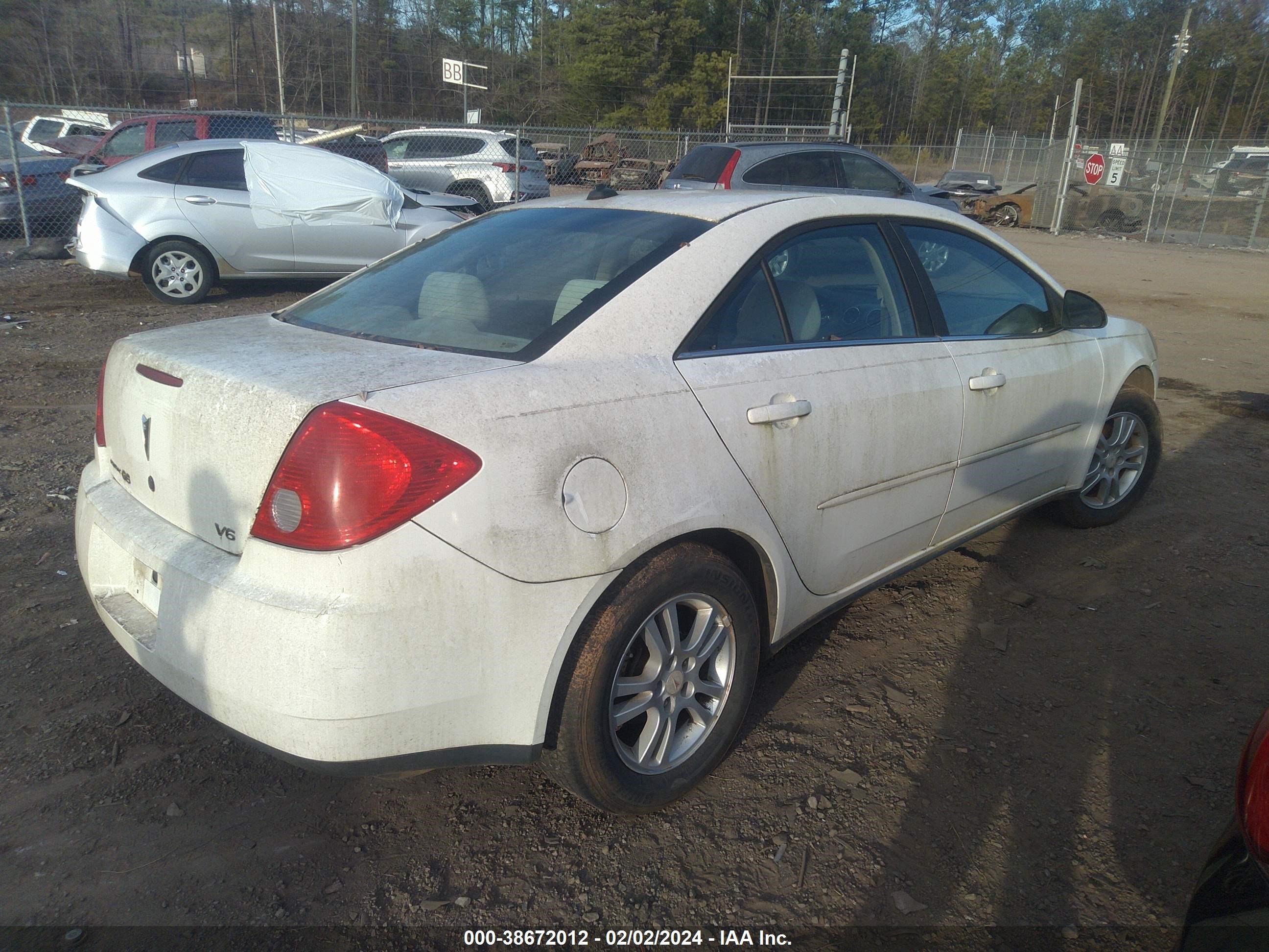 Photo 3 VIN: 1G2ZG528954143827 - PONTIAC G6 