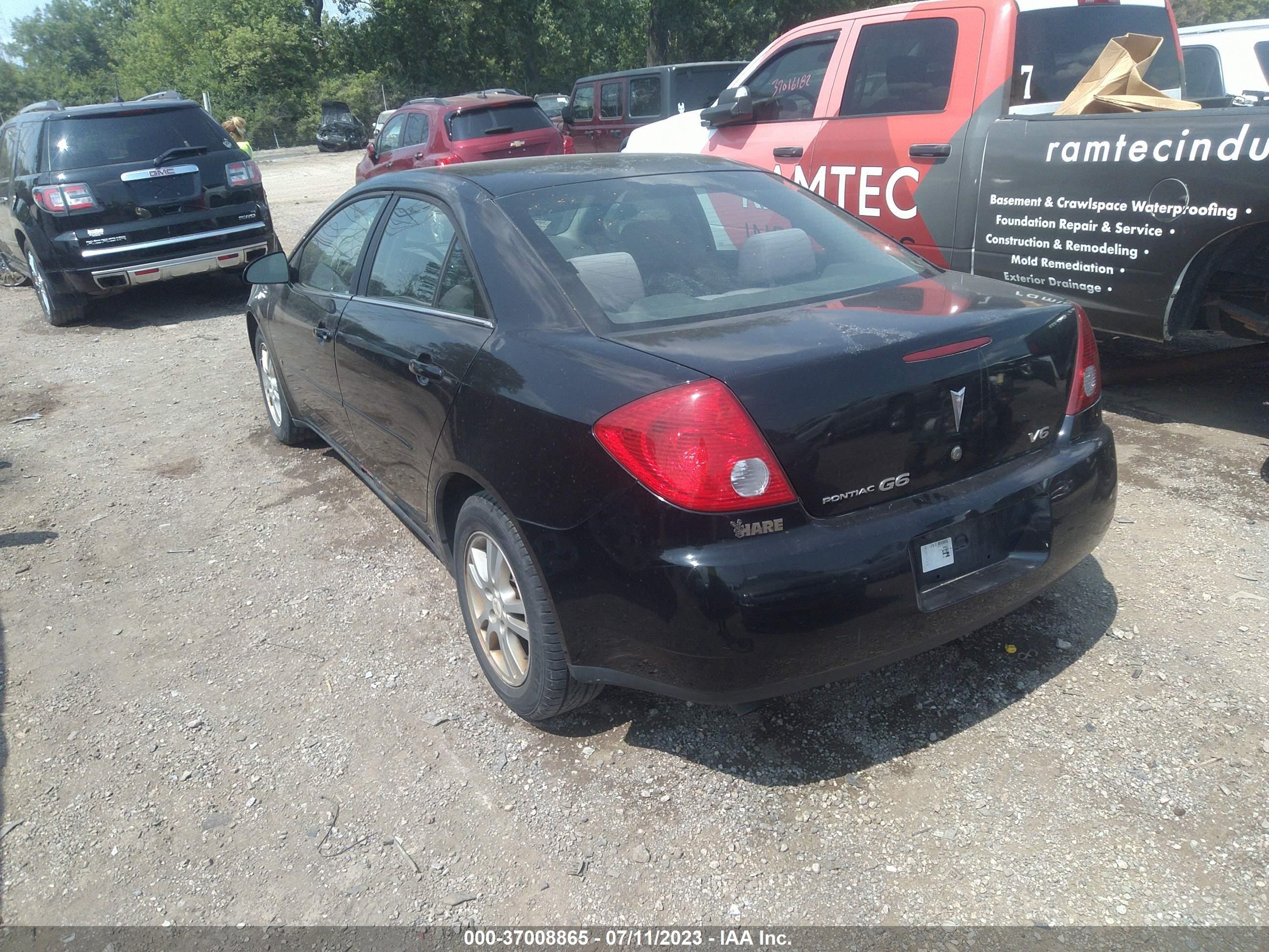 Photo 2 VIN: 1G2ZG558064195215 - PONTIAC G6 