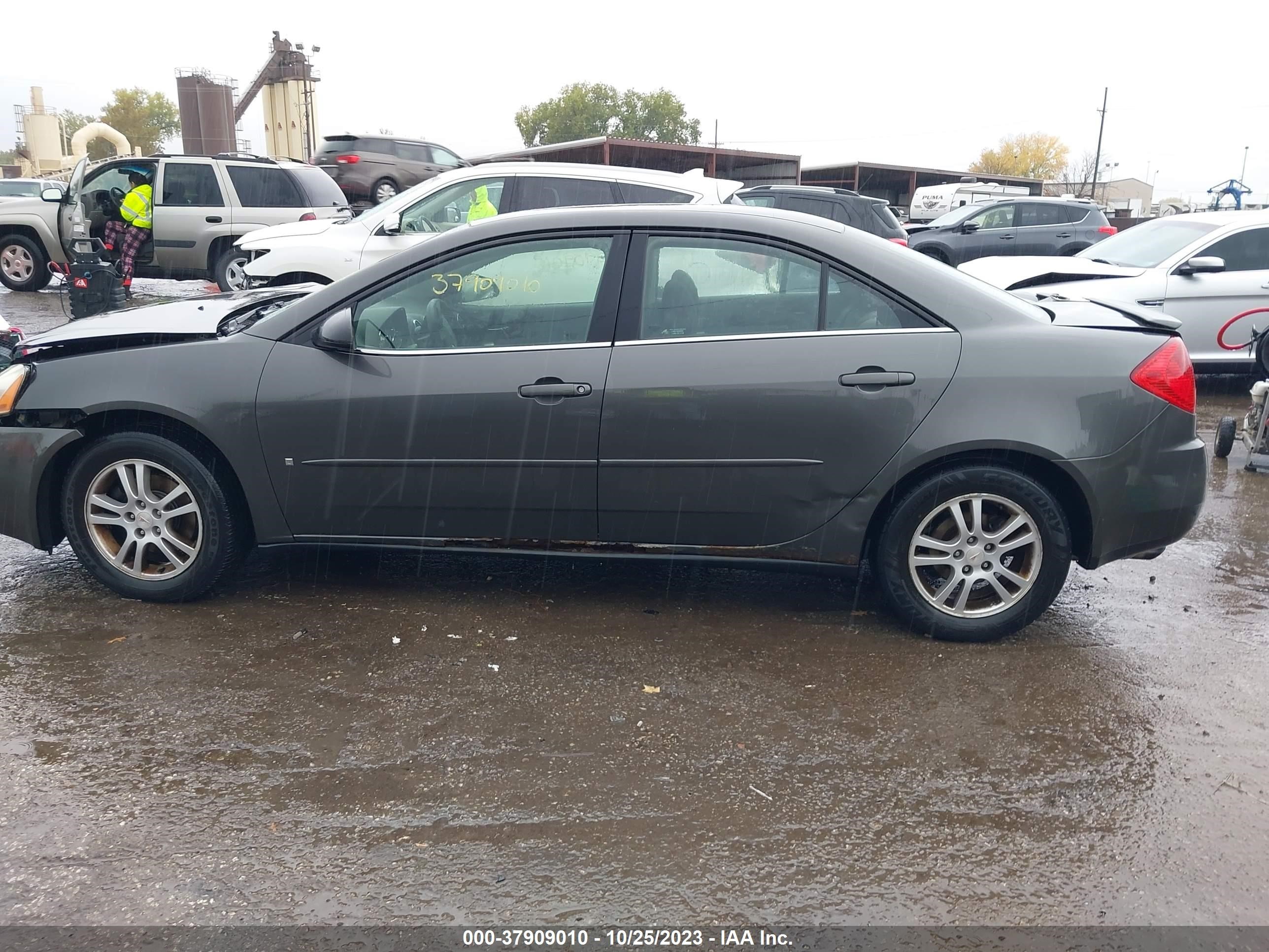 Photo 13 VIN: 1G2ZG558264117311 - PONTIAC G6 