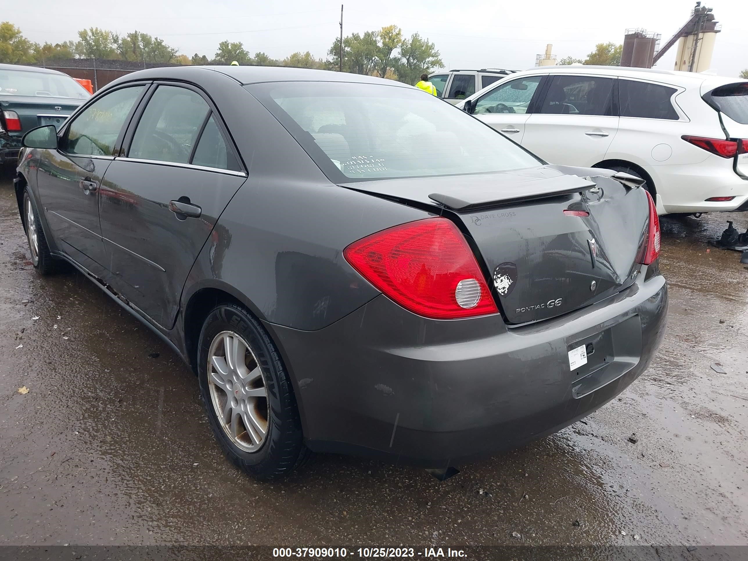 Photo 2 VIN: 1G2ZG558264117311 - PONTIAC G6 