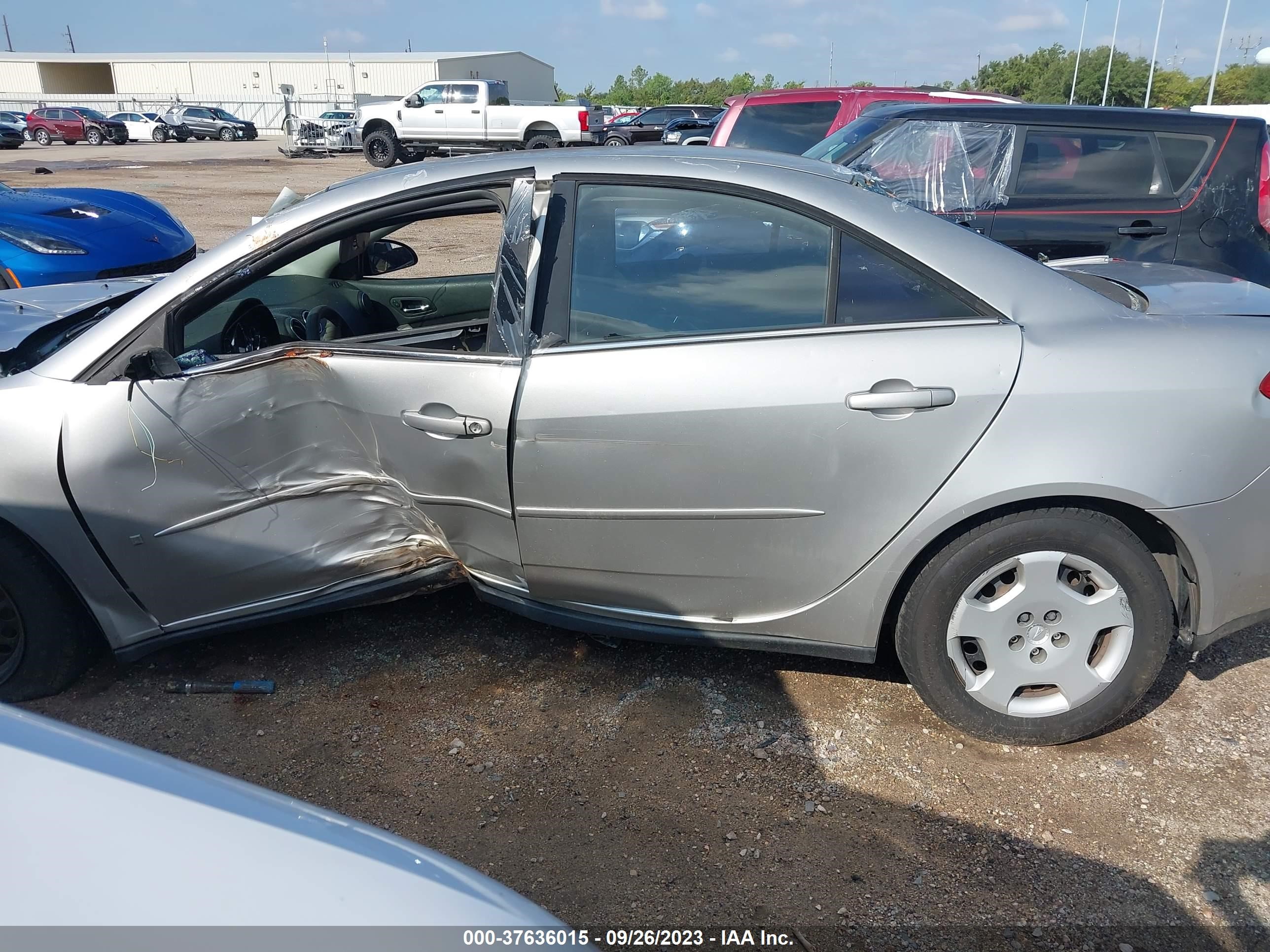 Photo 14 VIN: 1G2ZG558264220955 - PONTIAC G6 