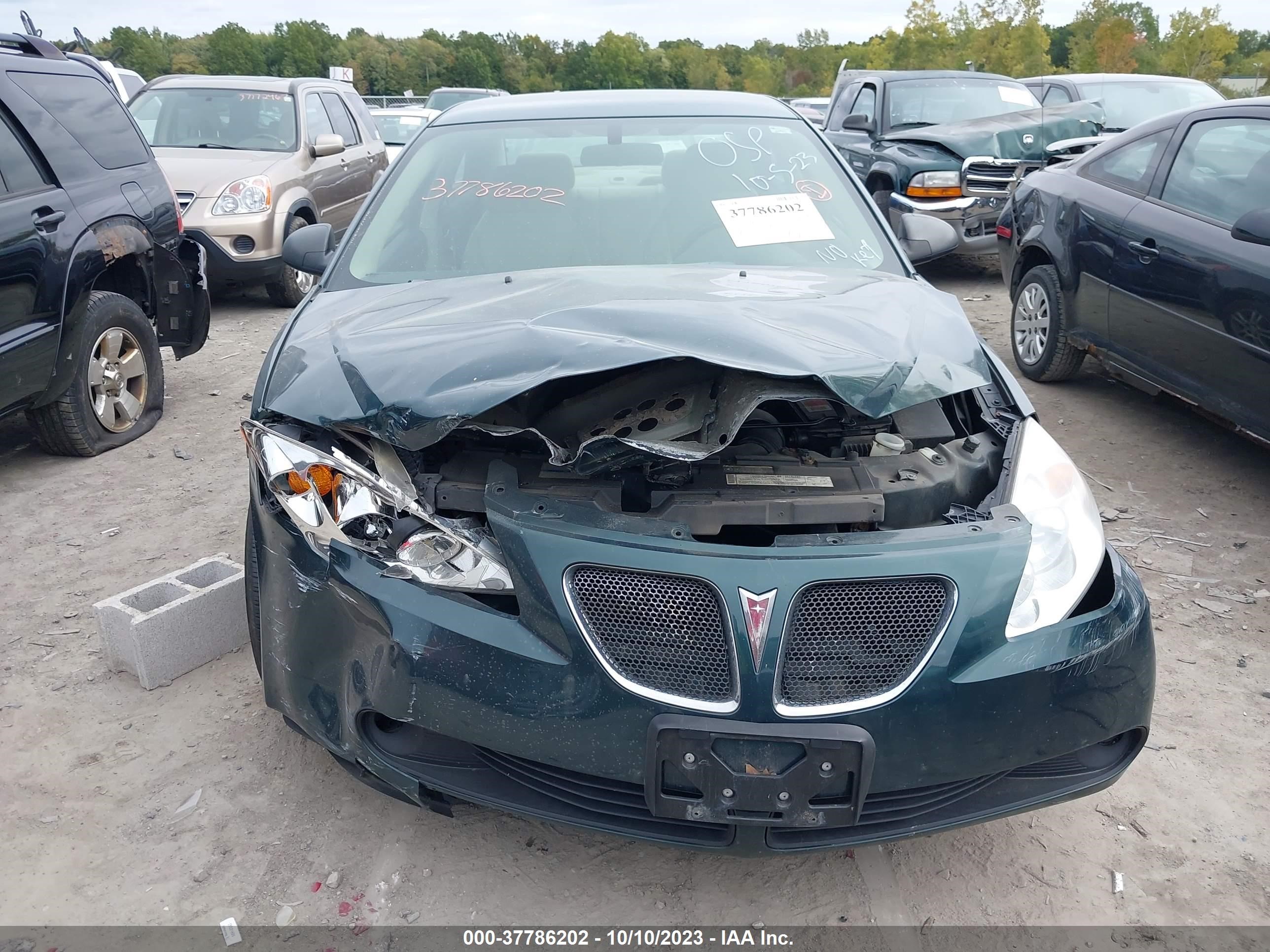 Photo 11 VIN: 1G2ZG558364155744 - PONTIAC G6 