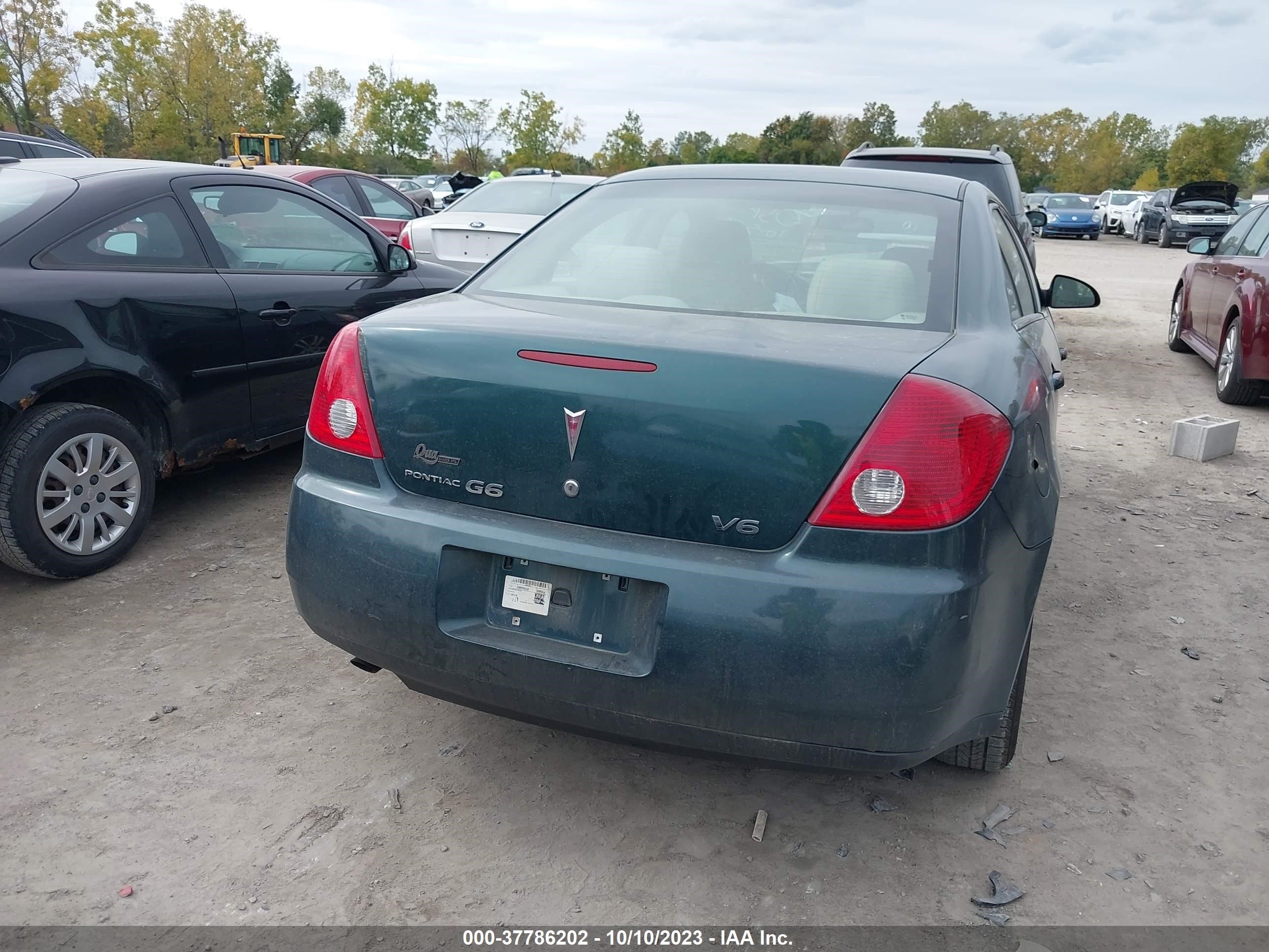 Photo 15 VIN: 1G2ZG558364155744 - PONTIAC G6 