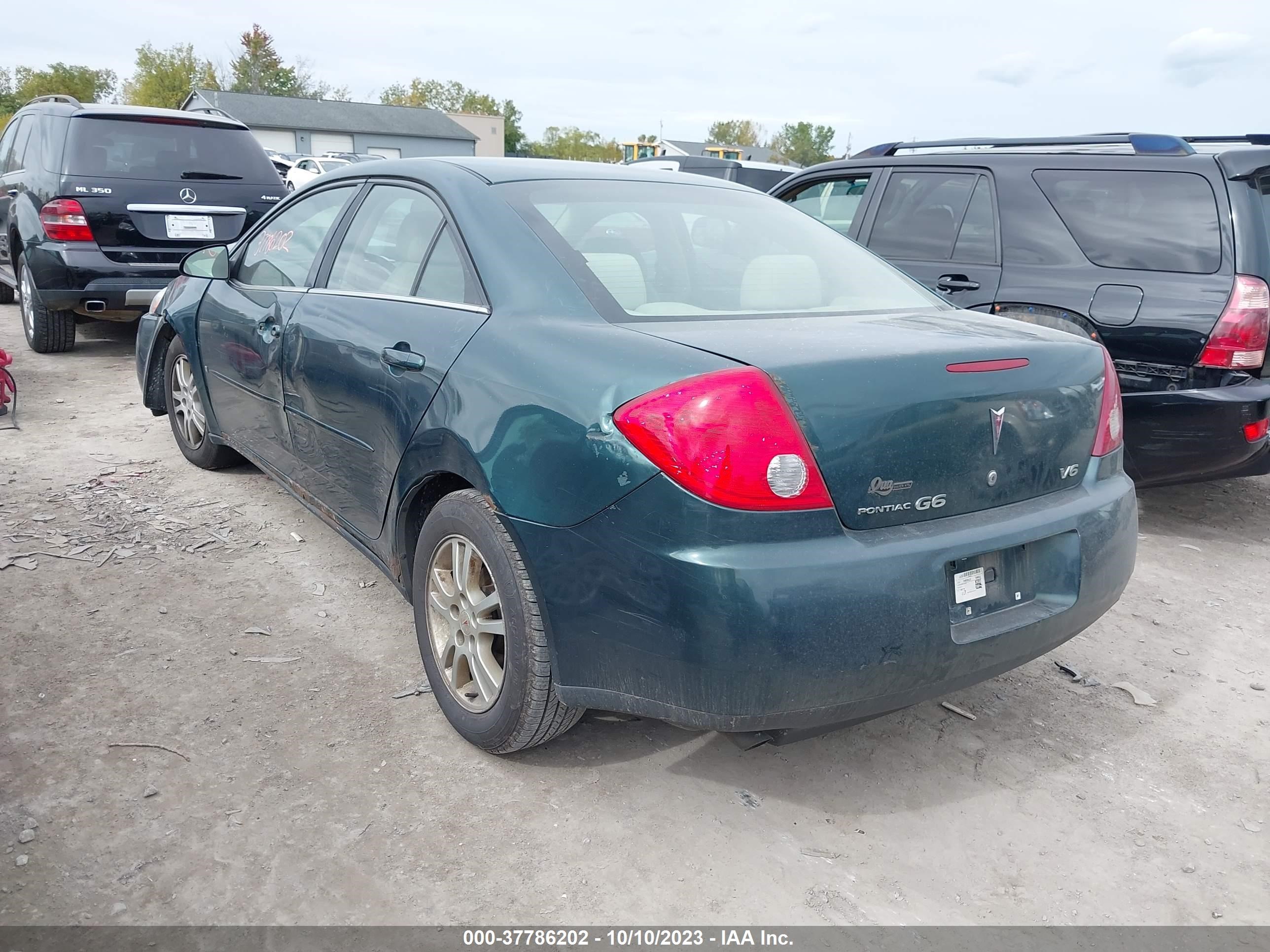 Photo 2 VIN: 1G2ZG558364155744 - PONTIAC G6 