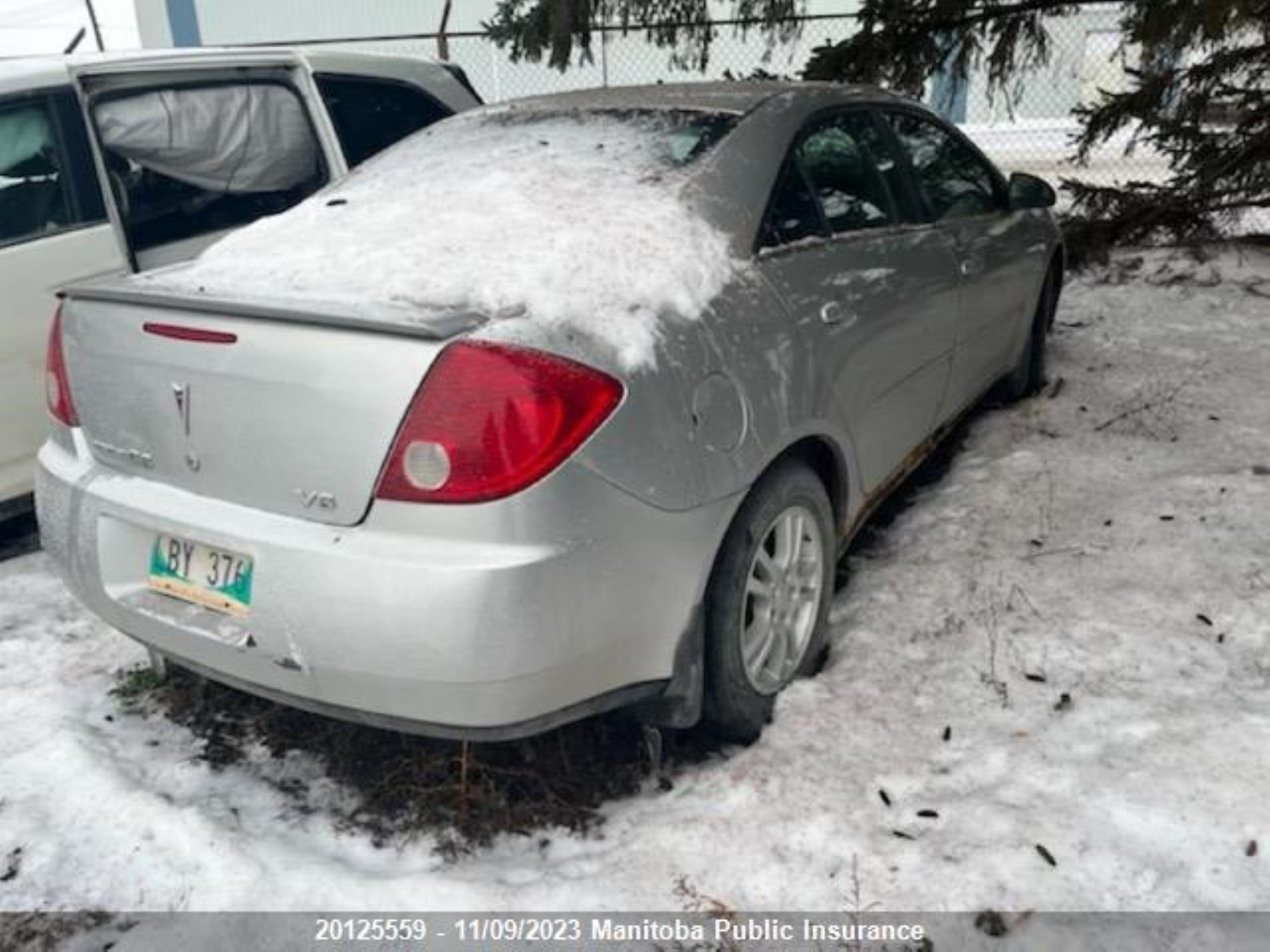 Photo 3 VIN: 1G2ZG558364284325 - PONTIAC G6 