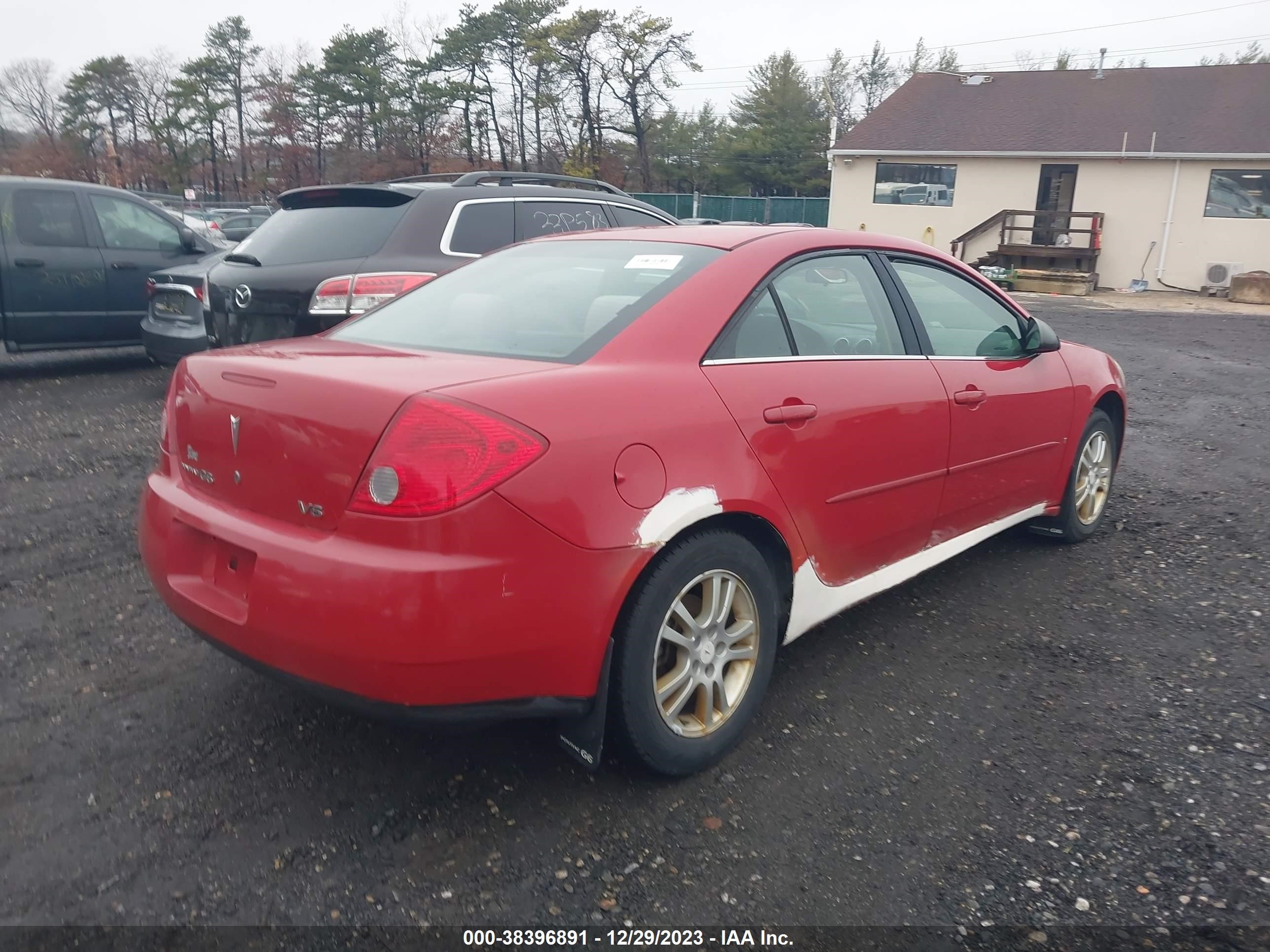 Photo 3 VIN: 1G2ZG558564153235 - PONTIAC G6 