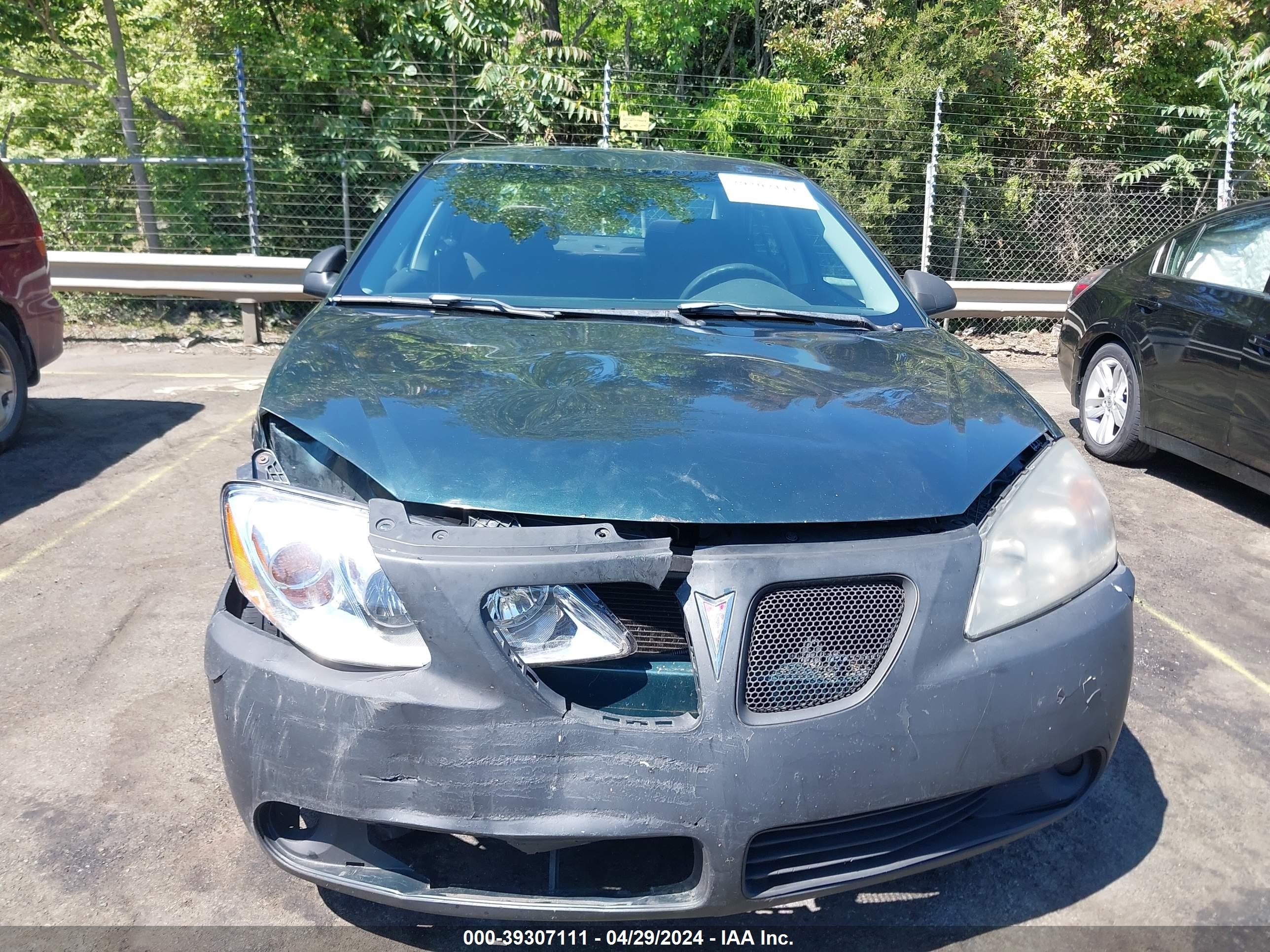 Photo 11 VIN: 1G2ZG558764223494 - PONTIAC G6 