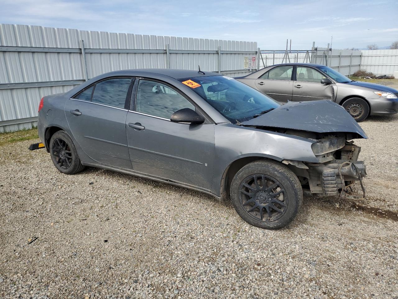 Photo 3 VIN: 1G2ZG57B084201932 - PONTIAC G6 