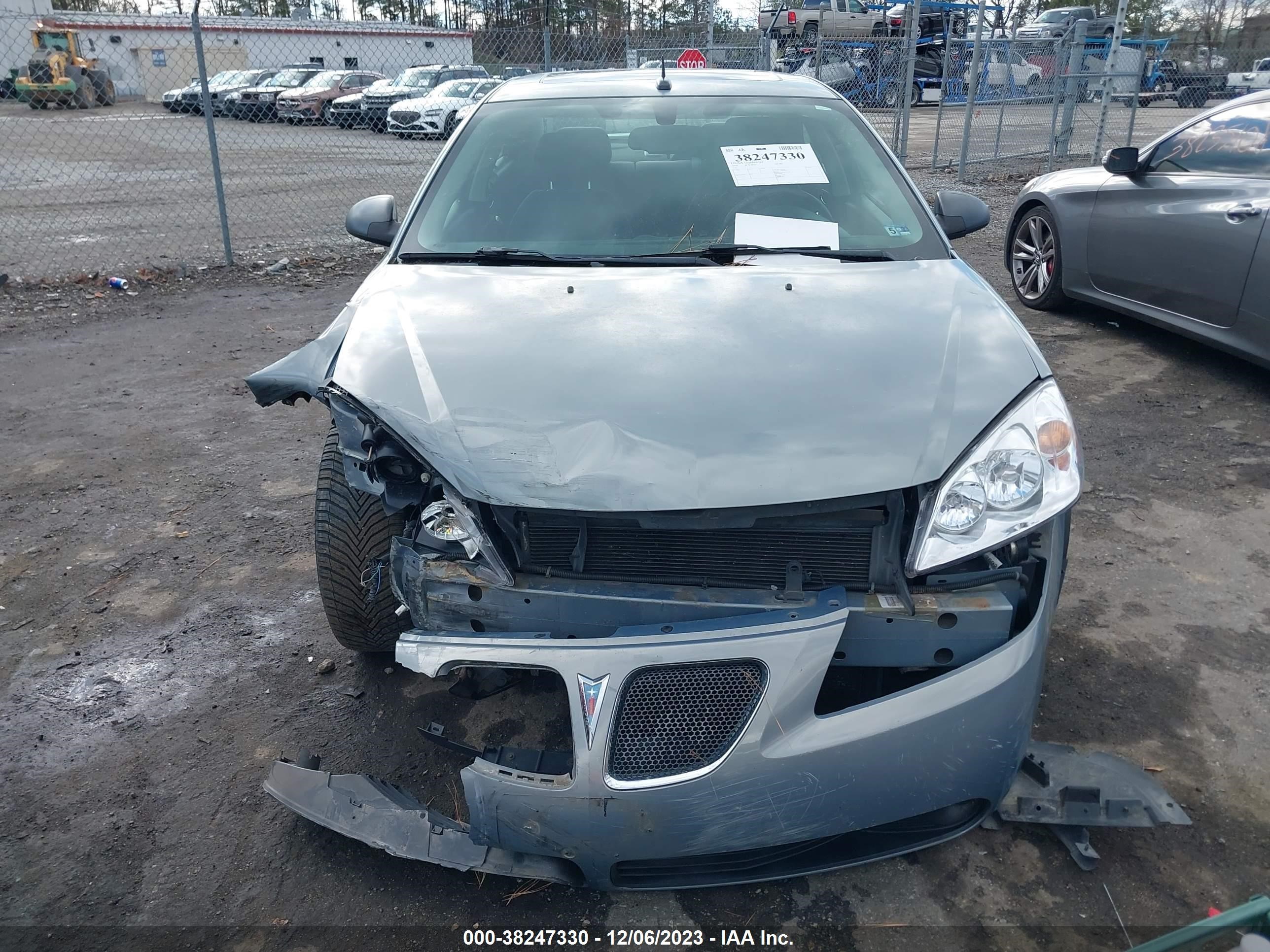 Photo 11 VIN: 1G2ZG57B084263444 - PONTIAC G6 