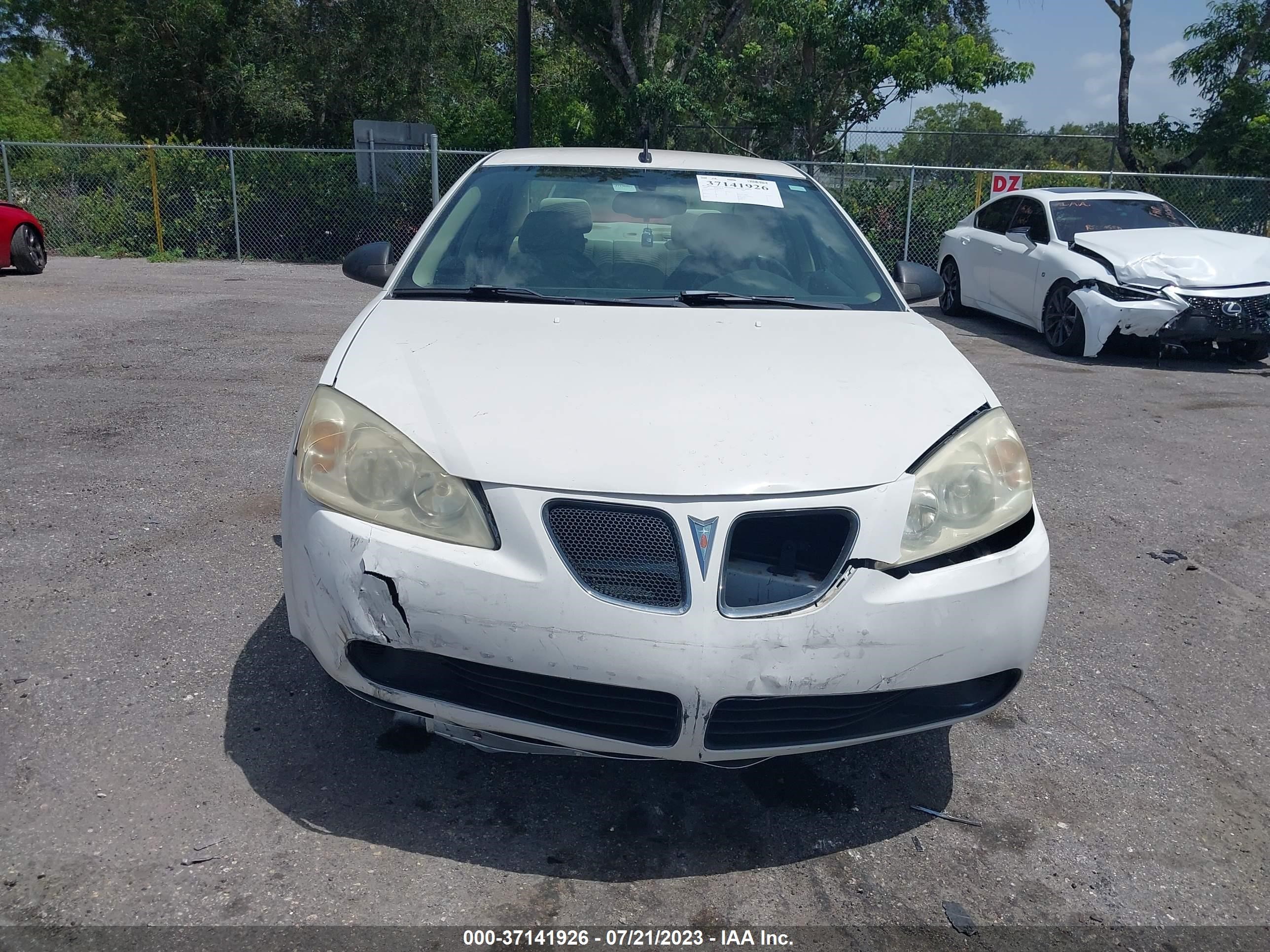 Photo 11 VIN: 1G2ZG57B094114372 - PONTIAC G6 