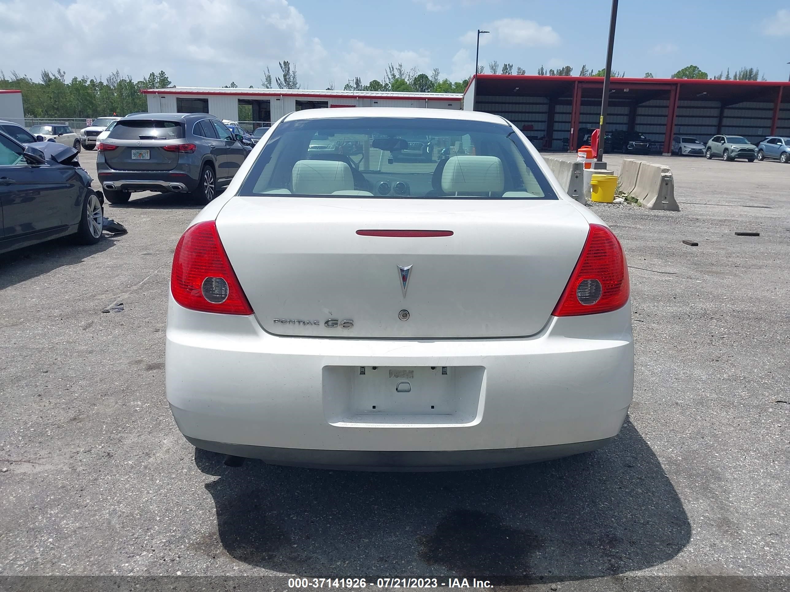 Photo 15 VIN: 1G2ZG57B094114372 - PONTIAC G6 