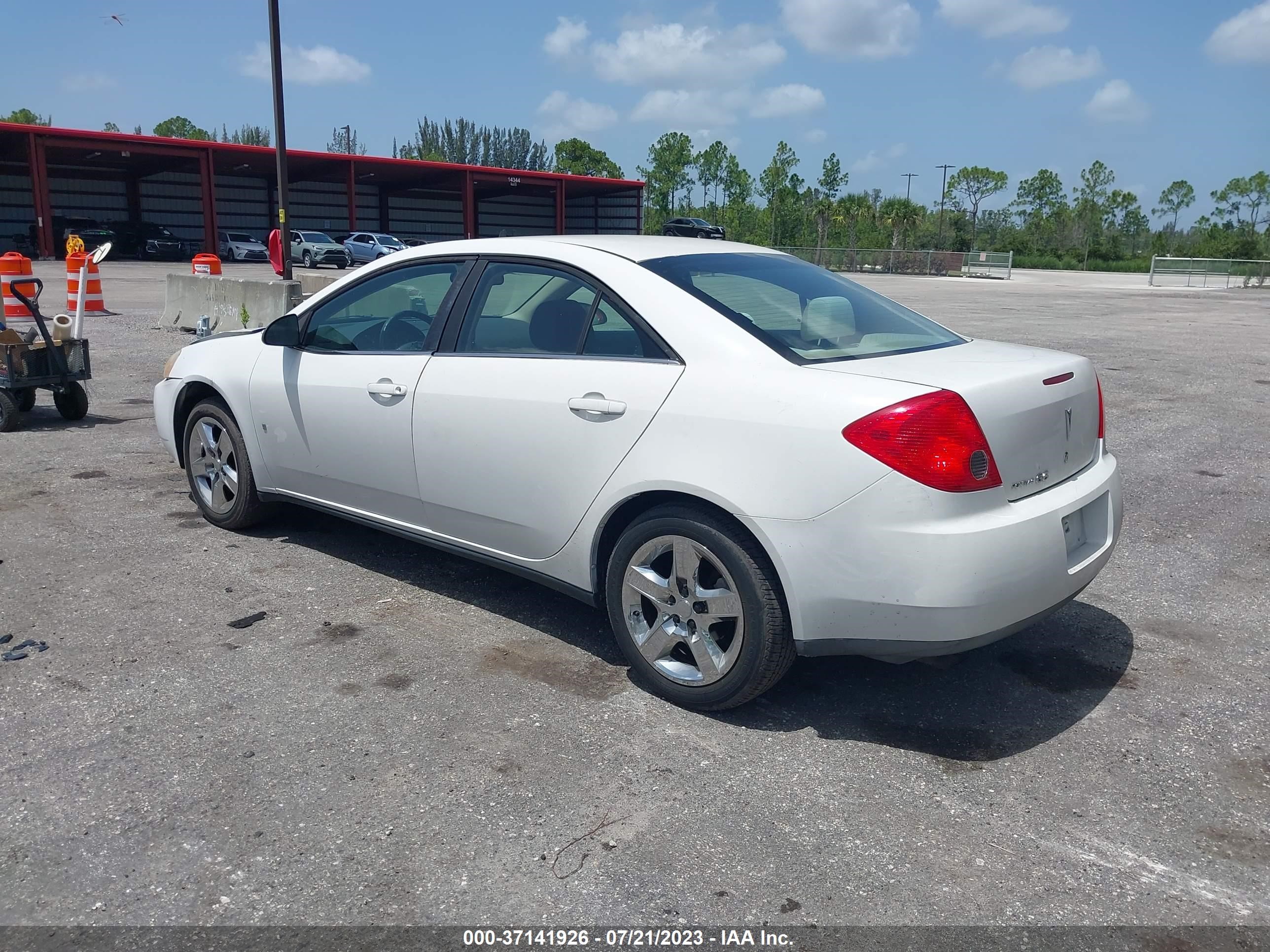 Photo 2 VIN: 1G2ZG57B094114372 - PONTIAC G6 