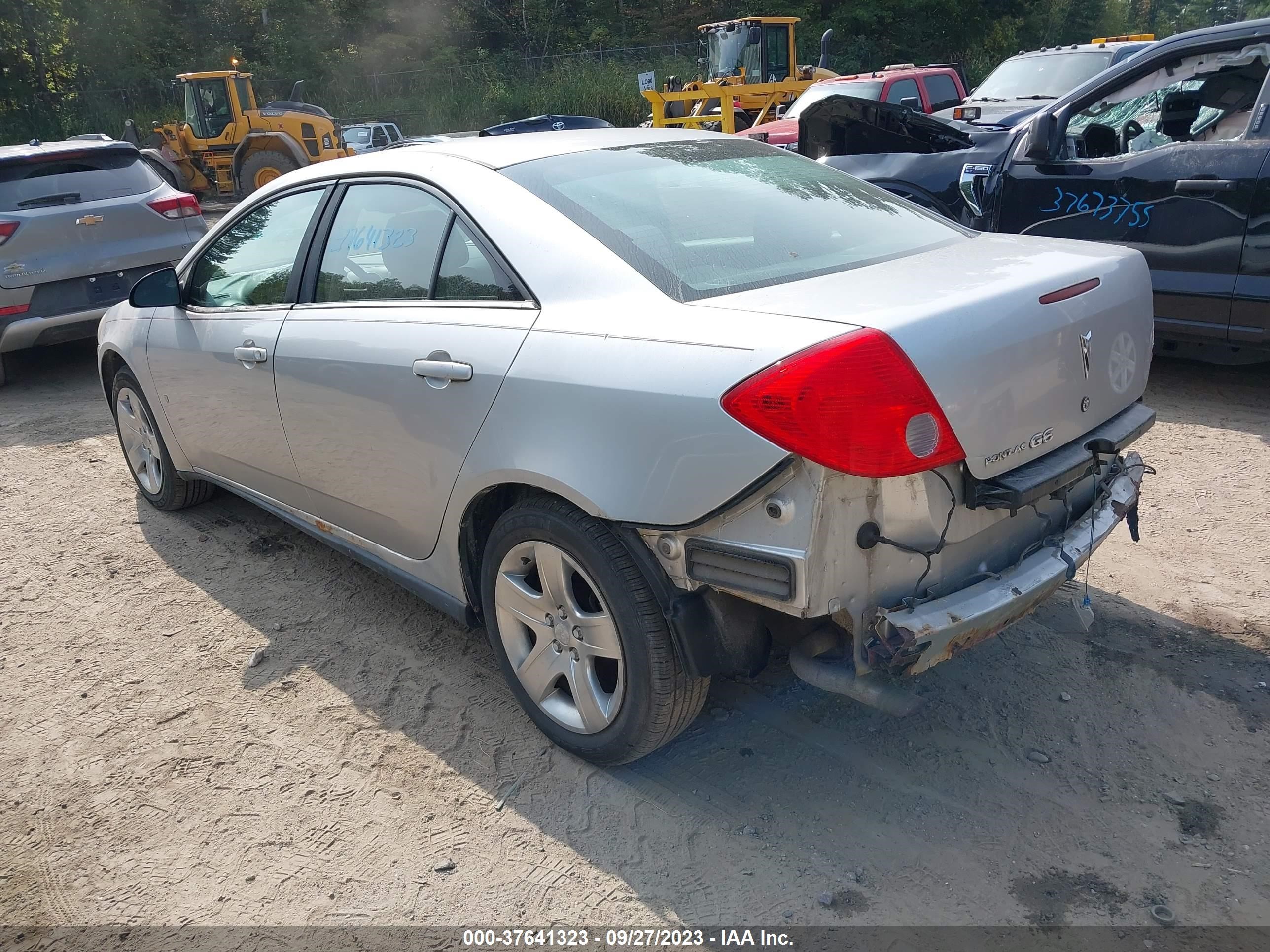 Photo 2 VIN: 1G2ZG57B094139188 - PONTIAC G6 