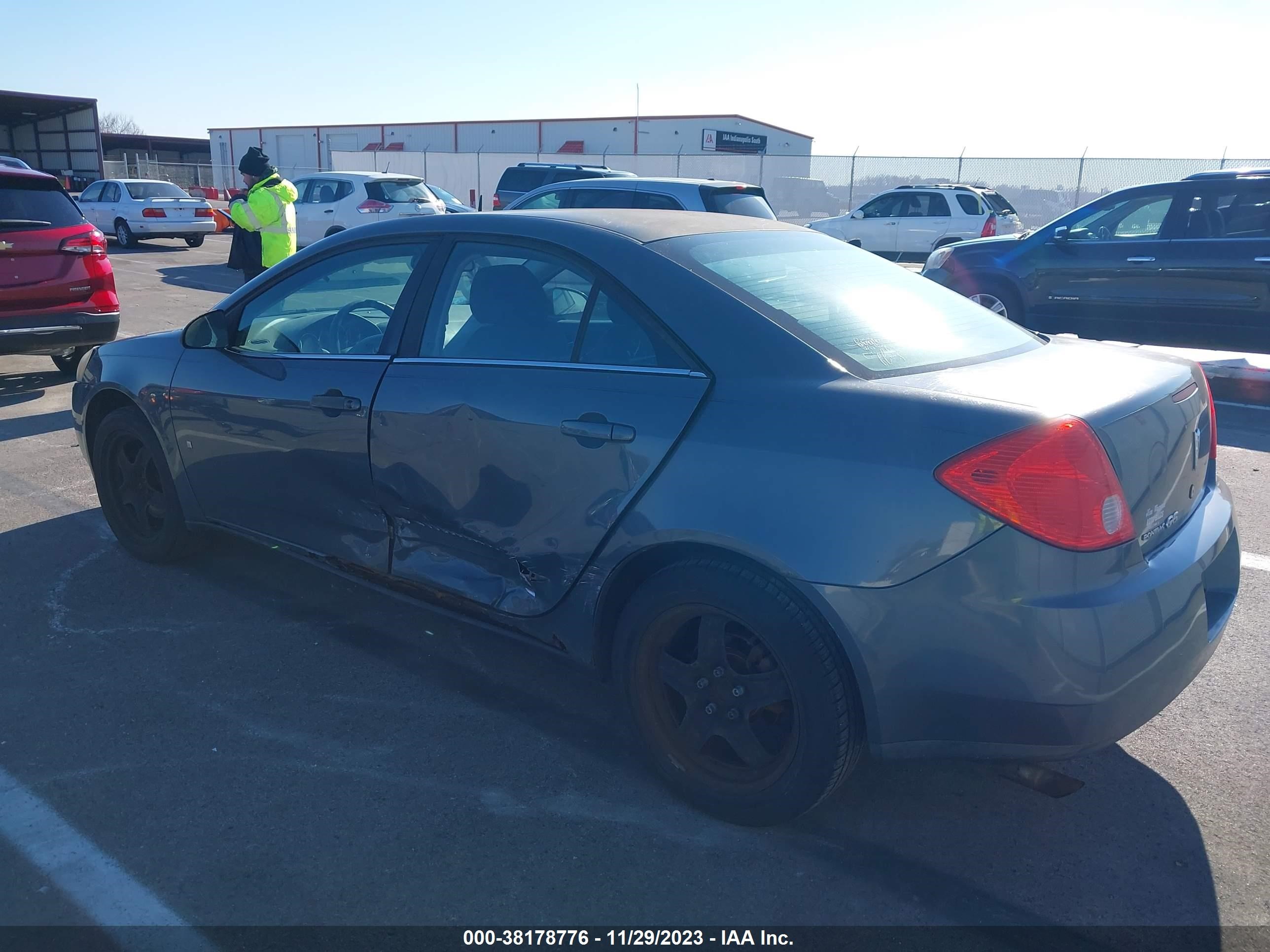 Photo 2 VIN: 1G2ZG57B184260519 - PONTIAC G6 