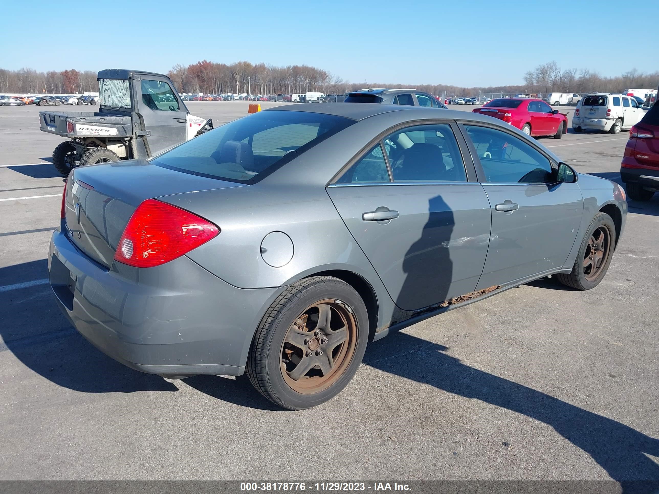 Photo 3 VIN: 1G2ZG57B184260519 - PONTIAC G6 