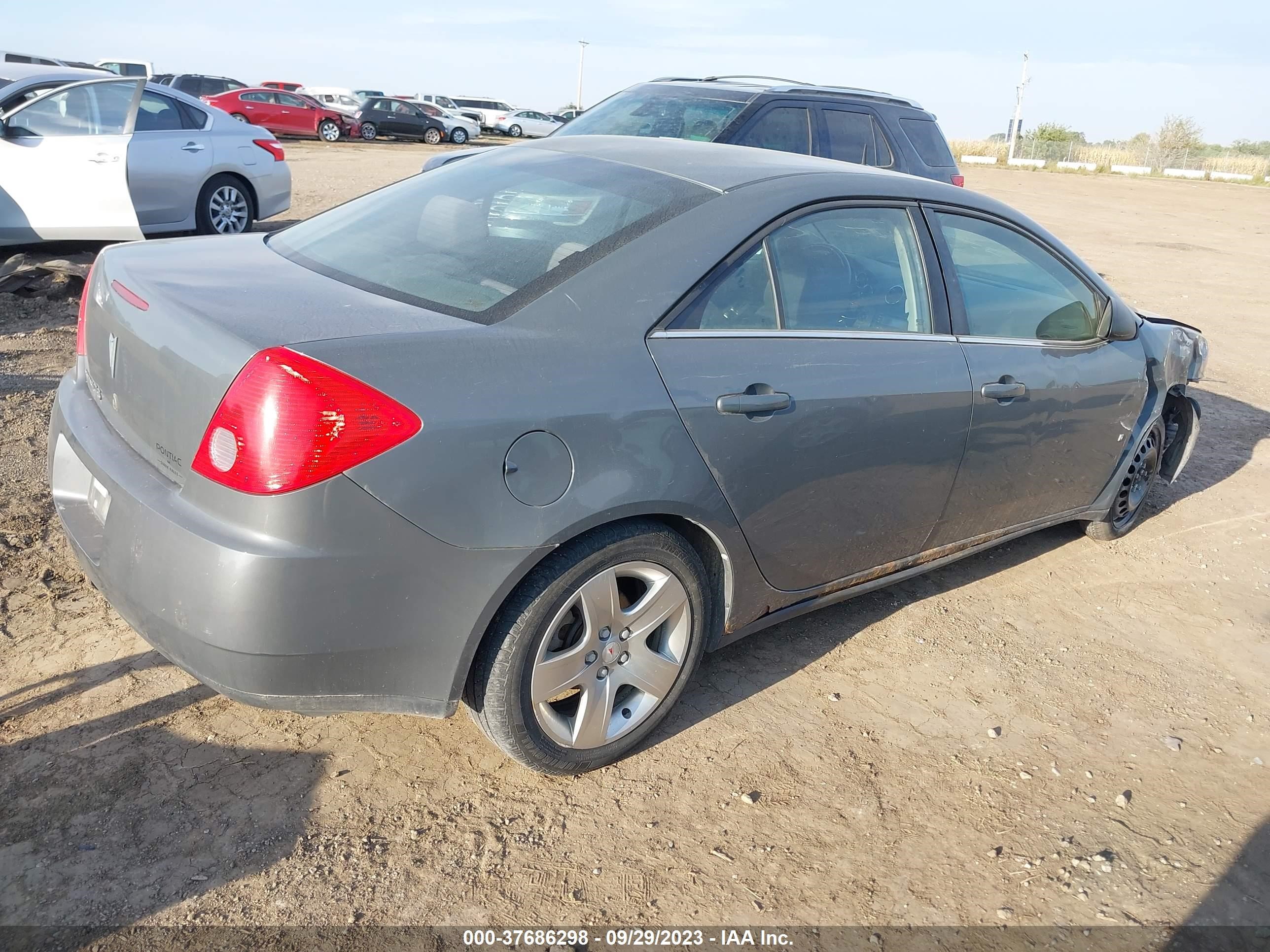 Photo 3 VIN: 1G2ZG57B384264376 - PONTIAC G6 