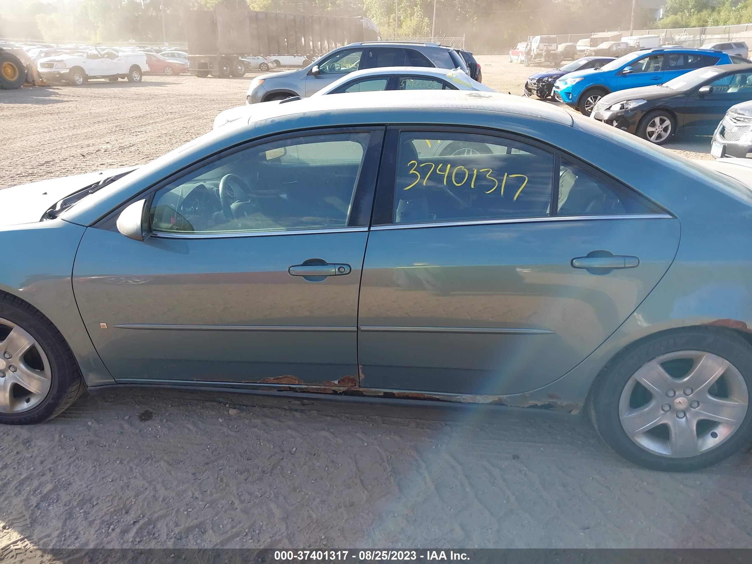 Photo 13 VIN: 1G2ZG57B394193617 - PONTIAC G6 