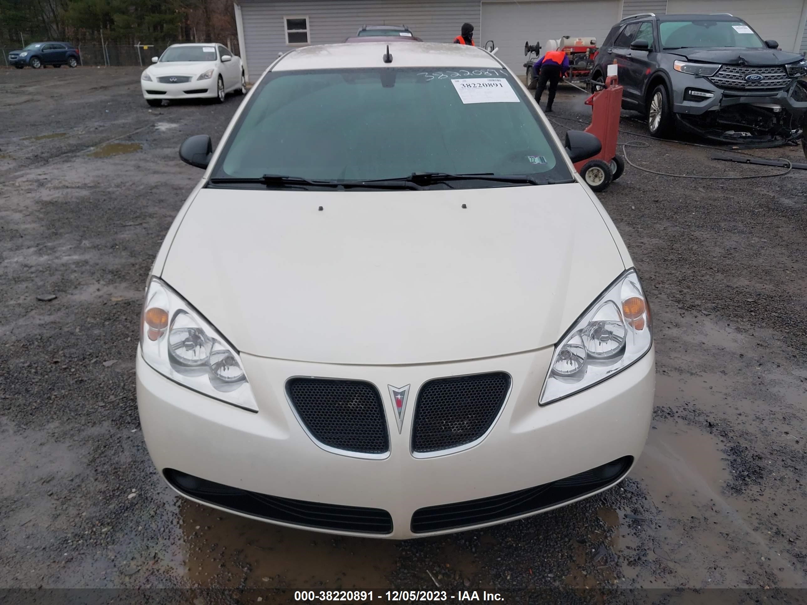 Photo 11 VIN: 1G2ZG57B394194654 - PONTIAC G6 