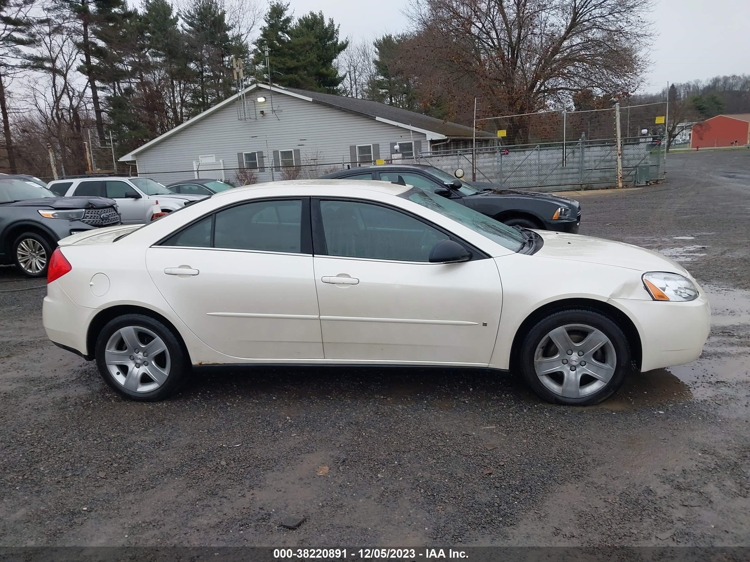 Photo 12 VIN: 1G2ZG57B394194654 - PONTIAC G6 