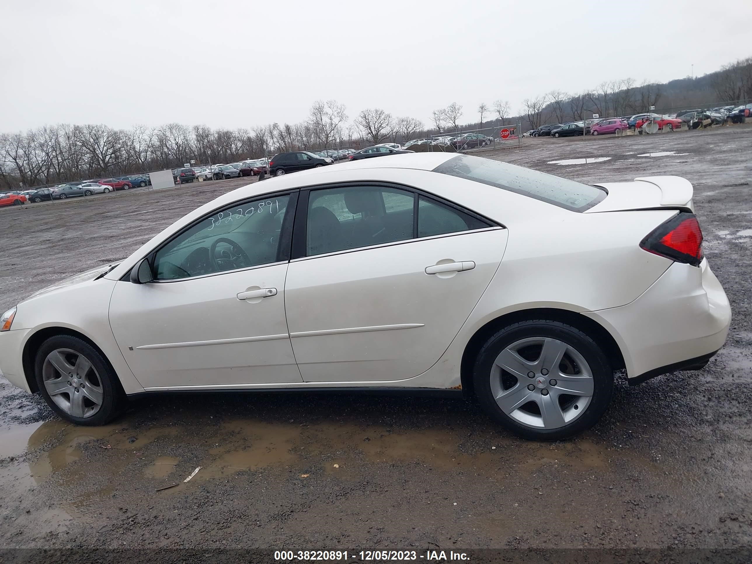 Photo 13 VIN: 1G2ZG57B394194654 - PONTIAC G6 