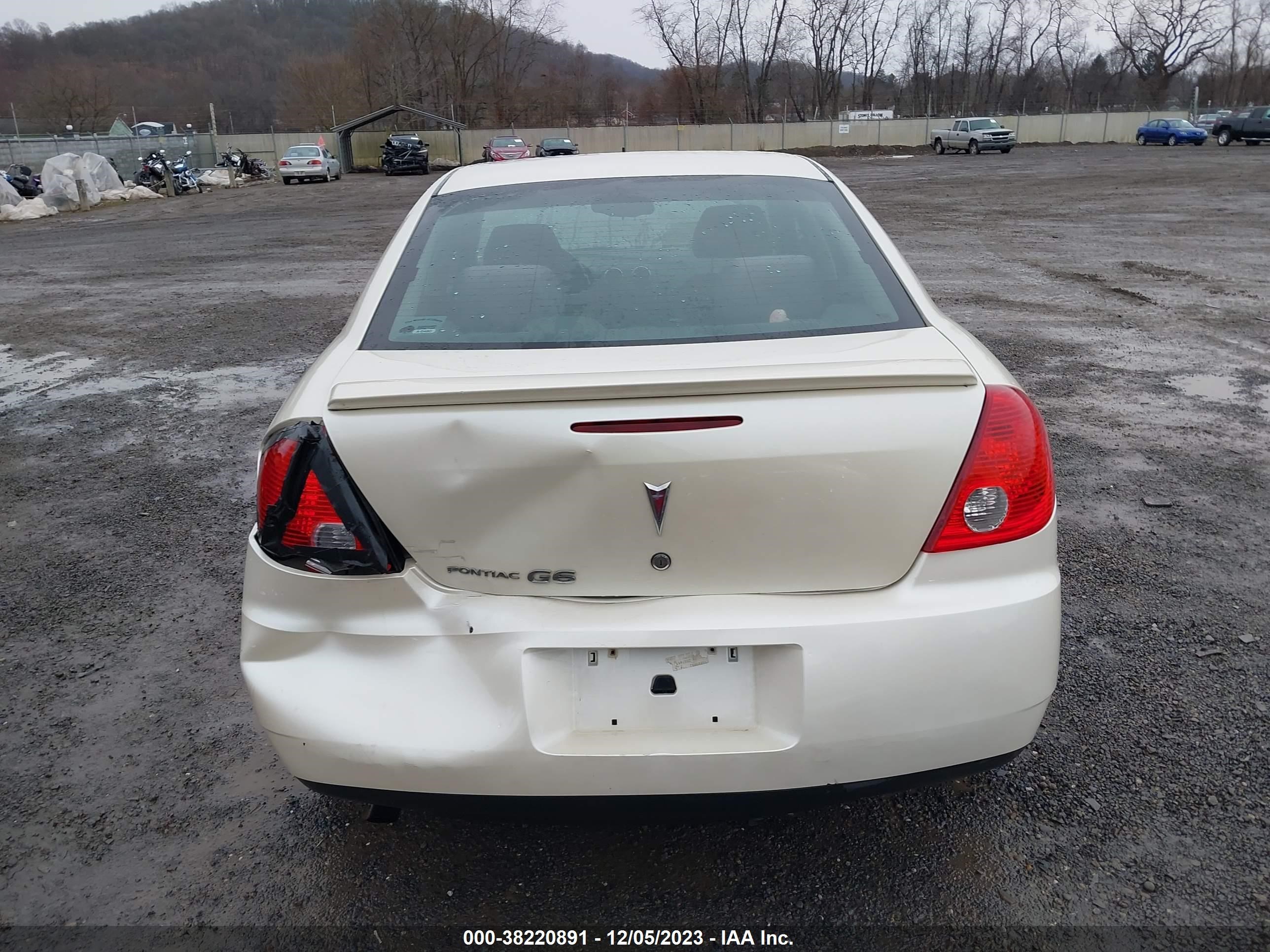 Photo 15 VIN: 1G2ZG57B394194654 - PONTIAC G6 