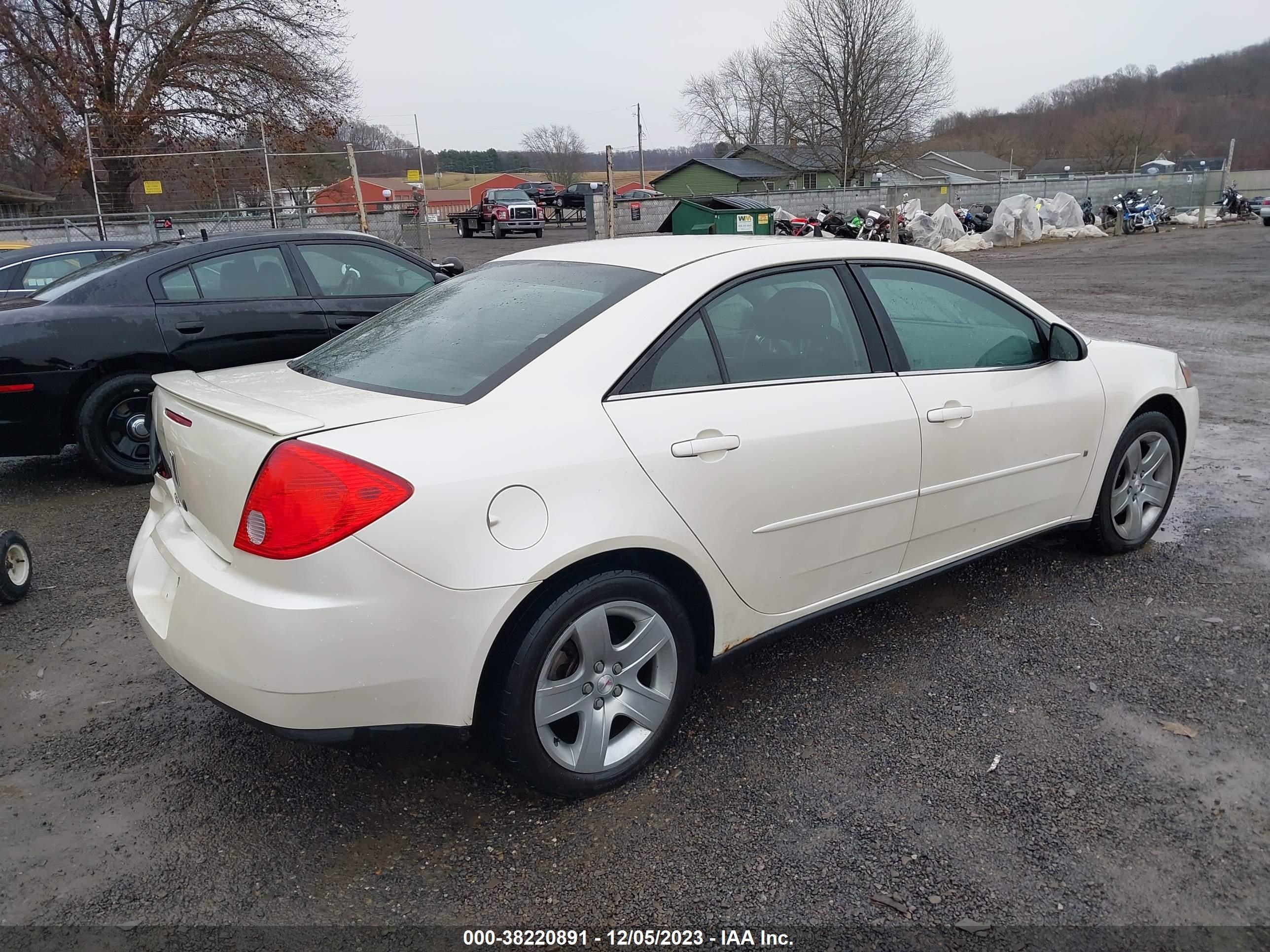 Photo 3 VIN: 1G2ZG57B394194654 - PONTIAC G6 