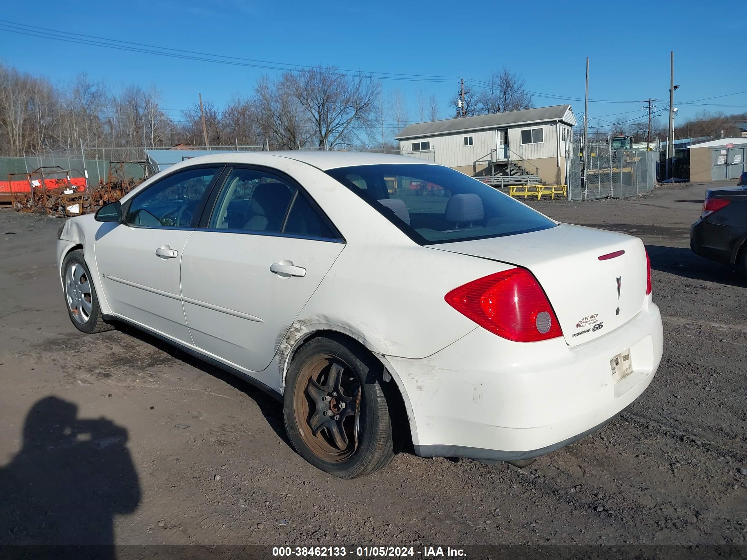 Photo 2 VIN: 1G2ZG57B484208219 - PONTIAC G6 