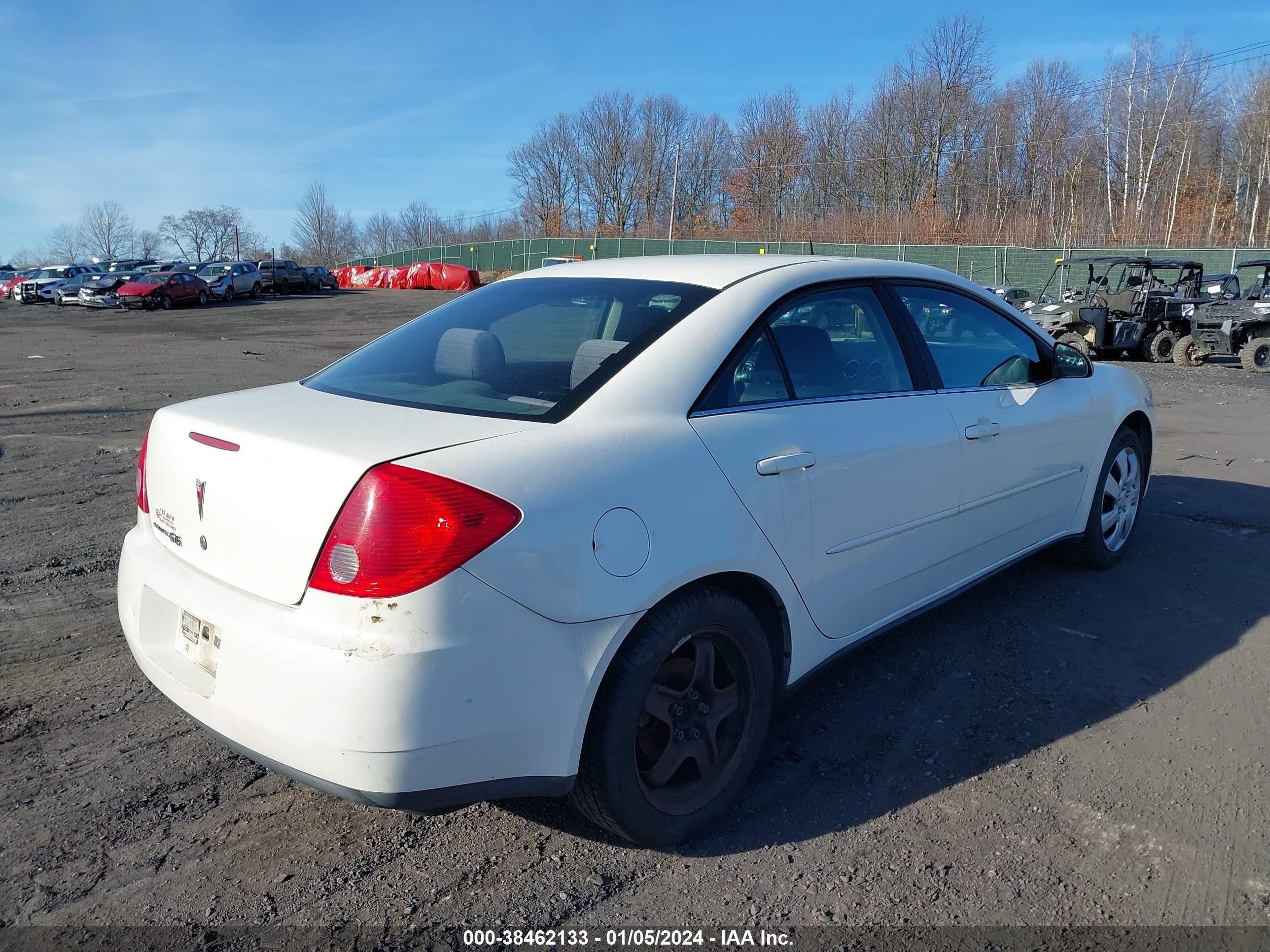 Photo 3 VIN: 1G2ZG57B484208219 - PONTIAC G6 