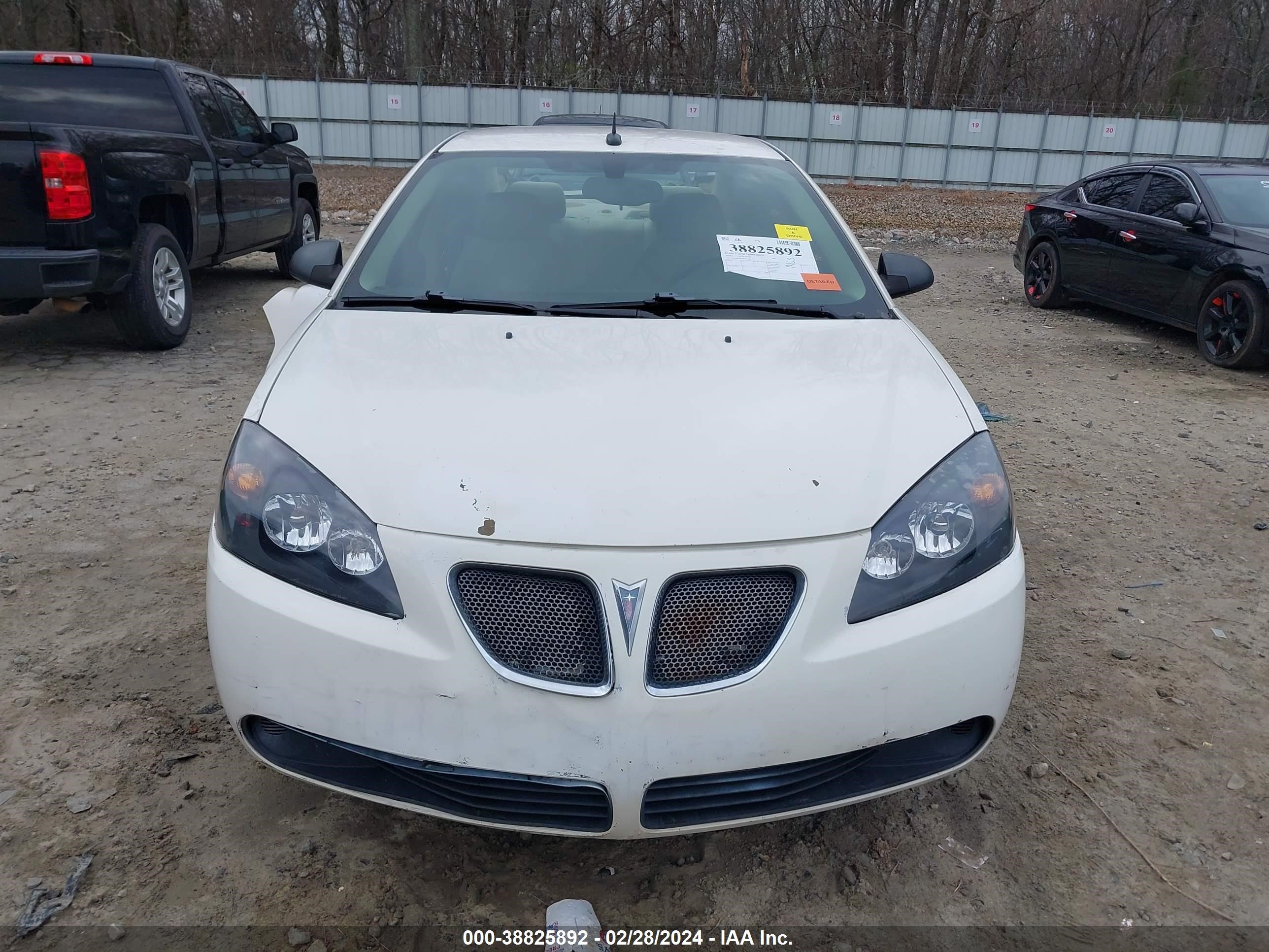 Photo 12 VIN: 1G2ZG57B584116536 - PONTIAC G6 