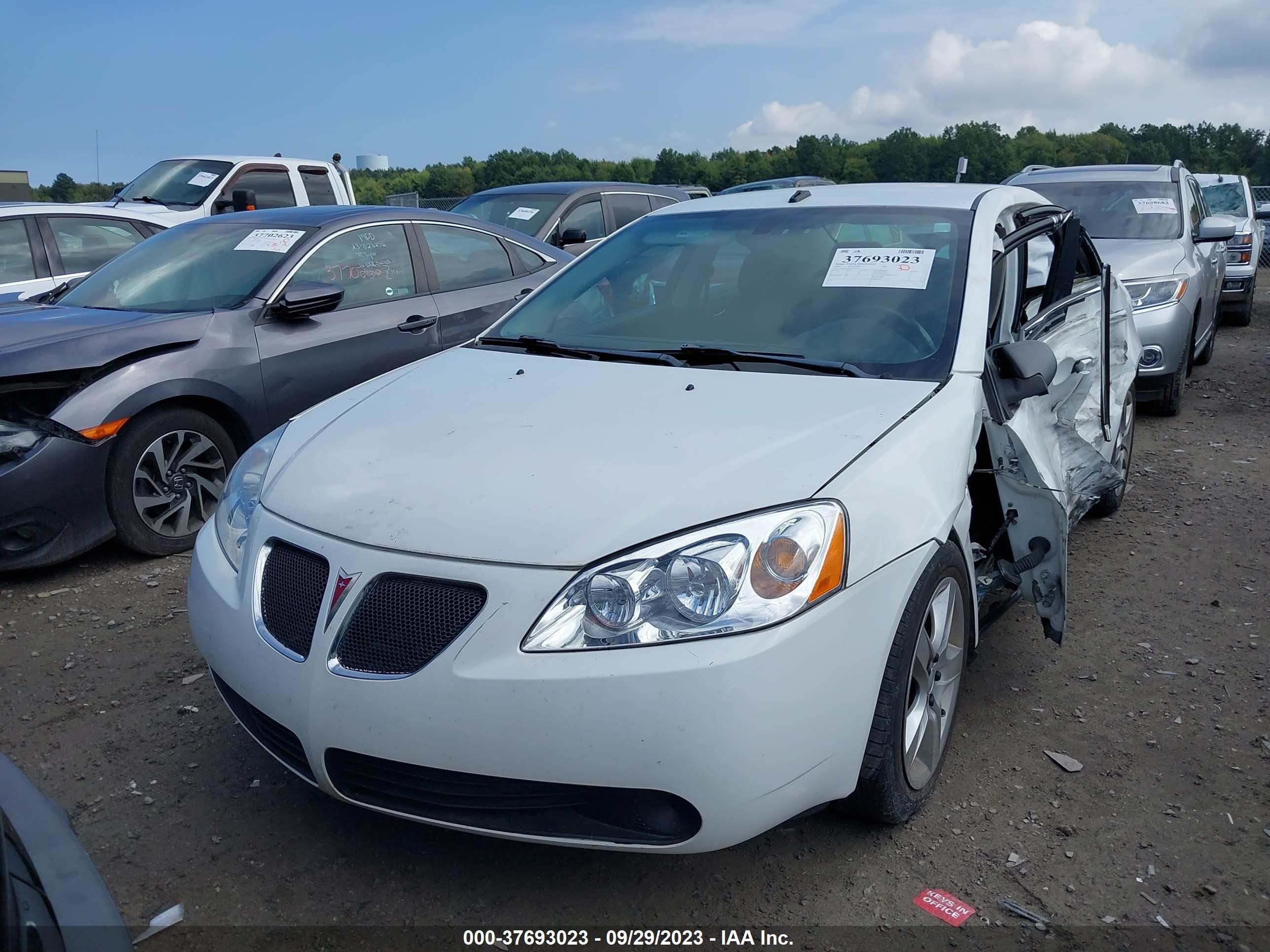 Photo 11 VIN: 1G2ZG57B694205422 - PONTIAC G6 