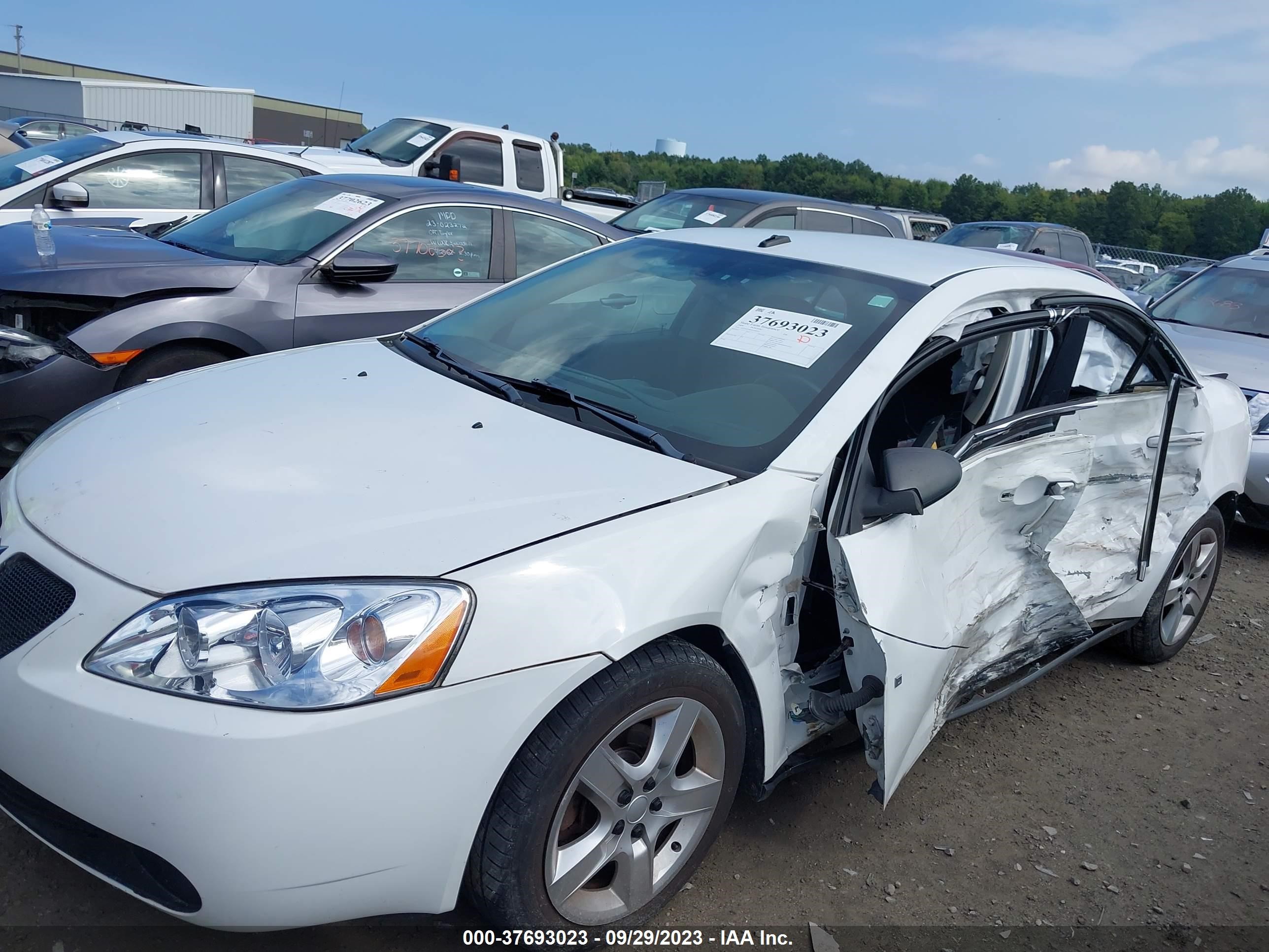 Photo 13 VIN: 1G2ZG57B694205422 - PONTIAC G6 