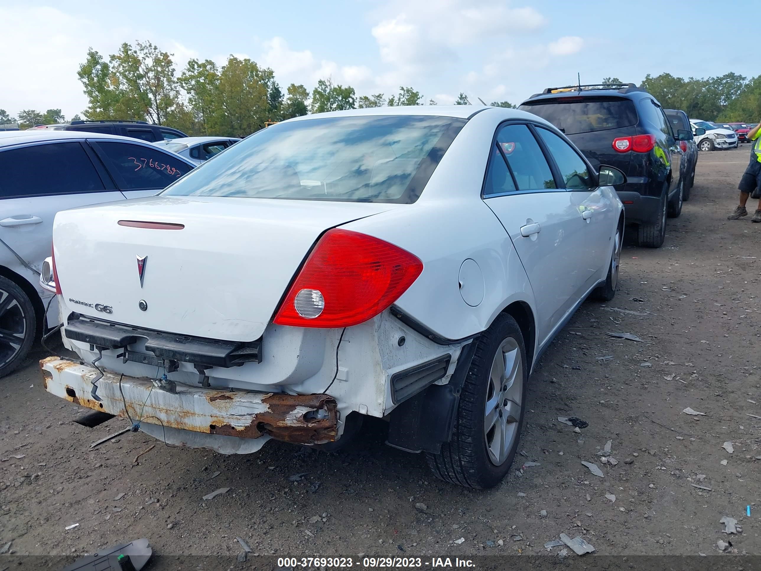 Photo 3 VIN: 1G2ZG57B694205422 - PONTIAC G6 