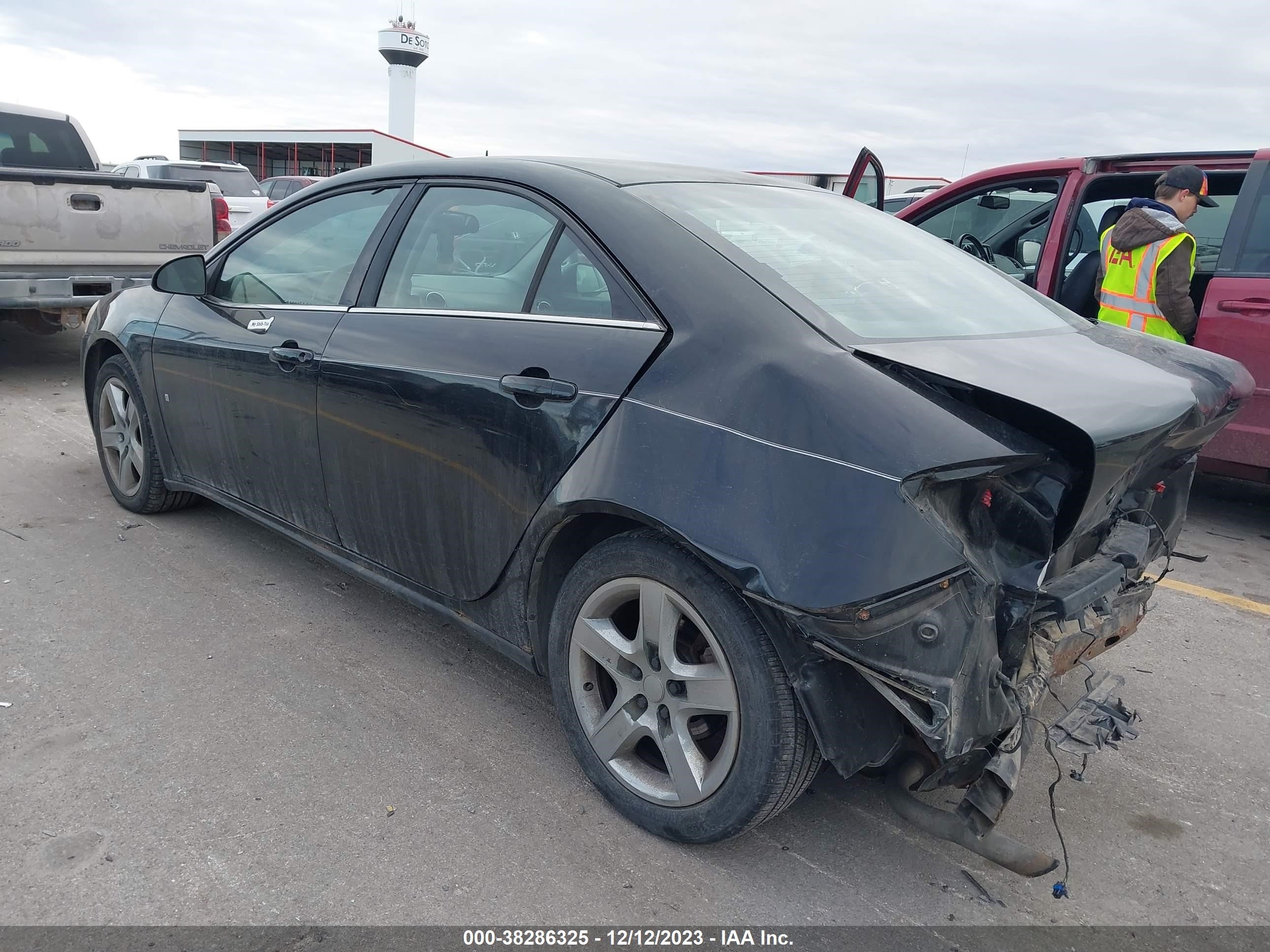 Photo 2 VIN: 1G2ZG57BX84170916 - PONTIAC G6 