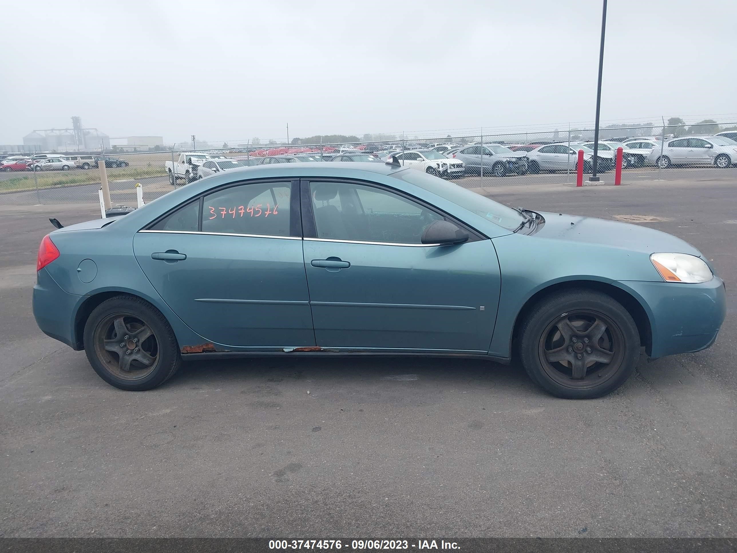 Photo 11 VIN: 1G2ZG57BX94110975 - PONTIAC G6 