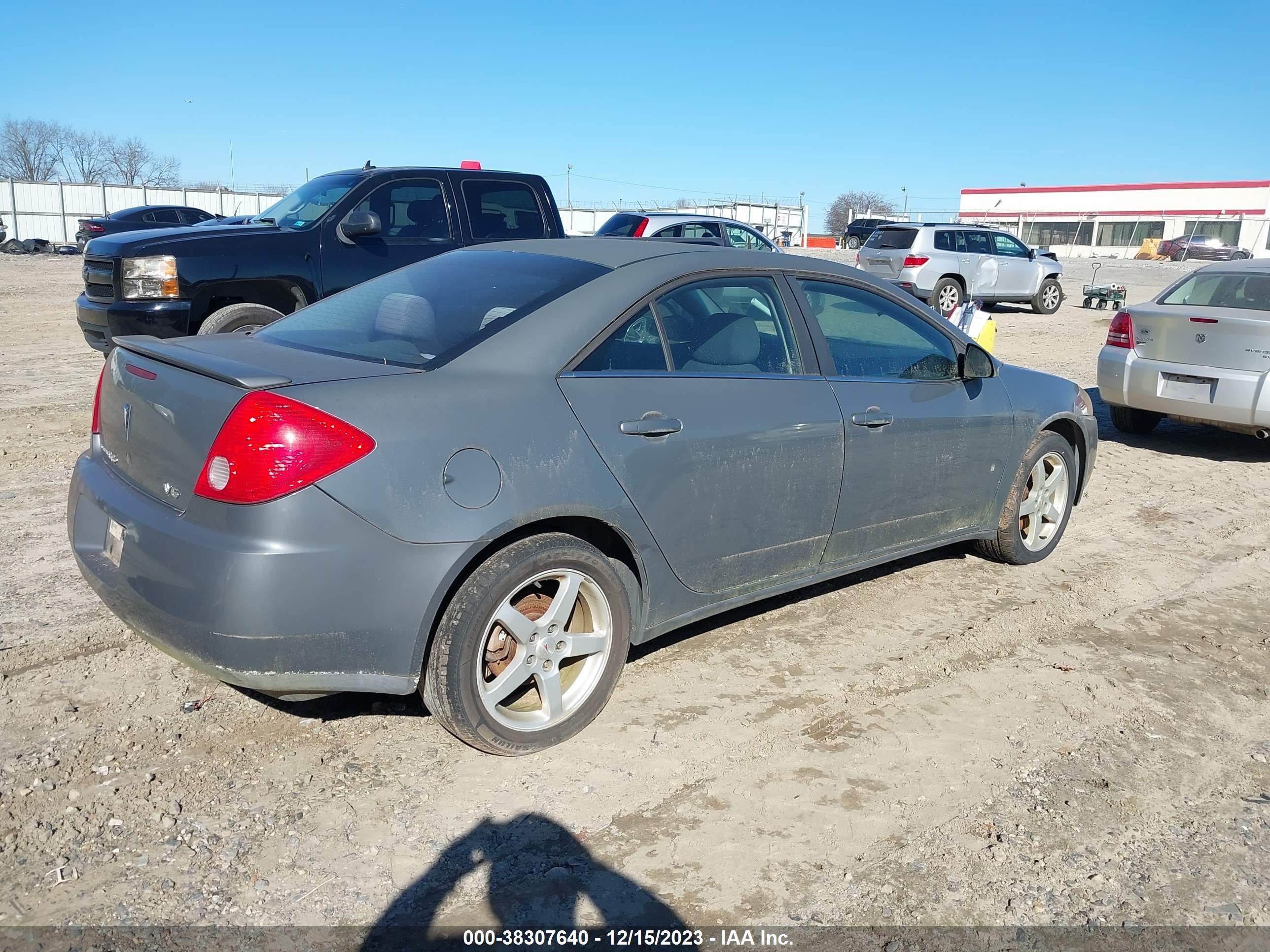 Photo 3 VIN: 1G2ZG57N384261147 - PONTIAC G6 