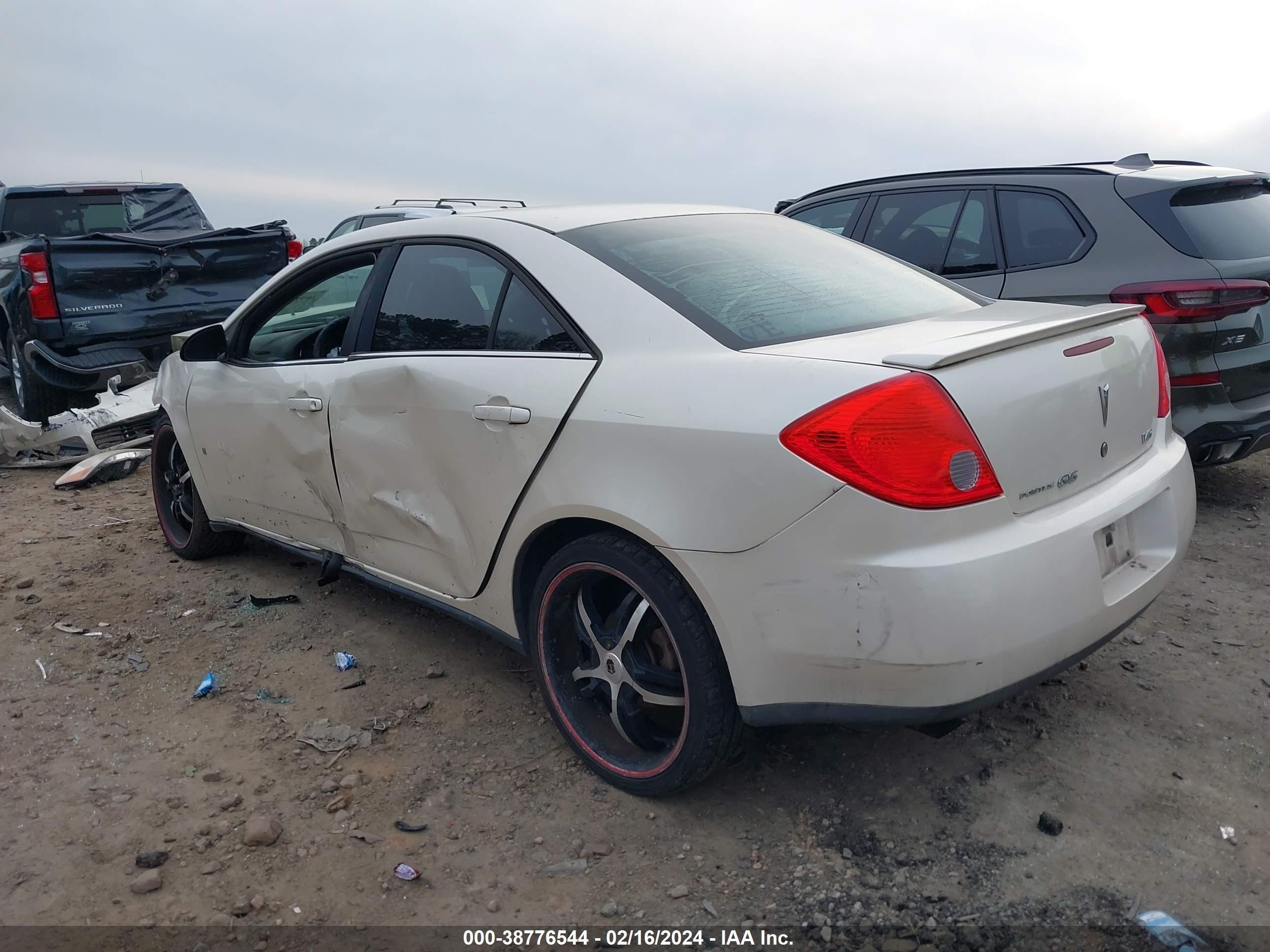 Photo 2 VIN: 1G2ZG57N784272815 - PONTIAC G6 