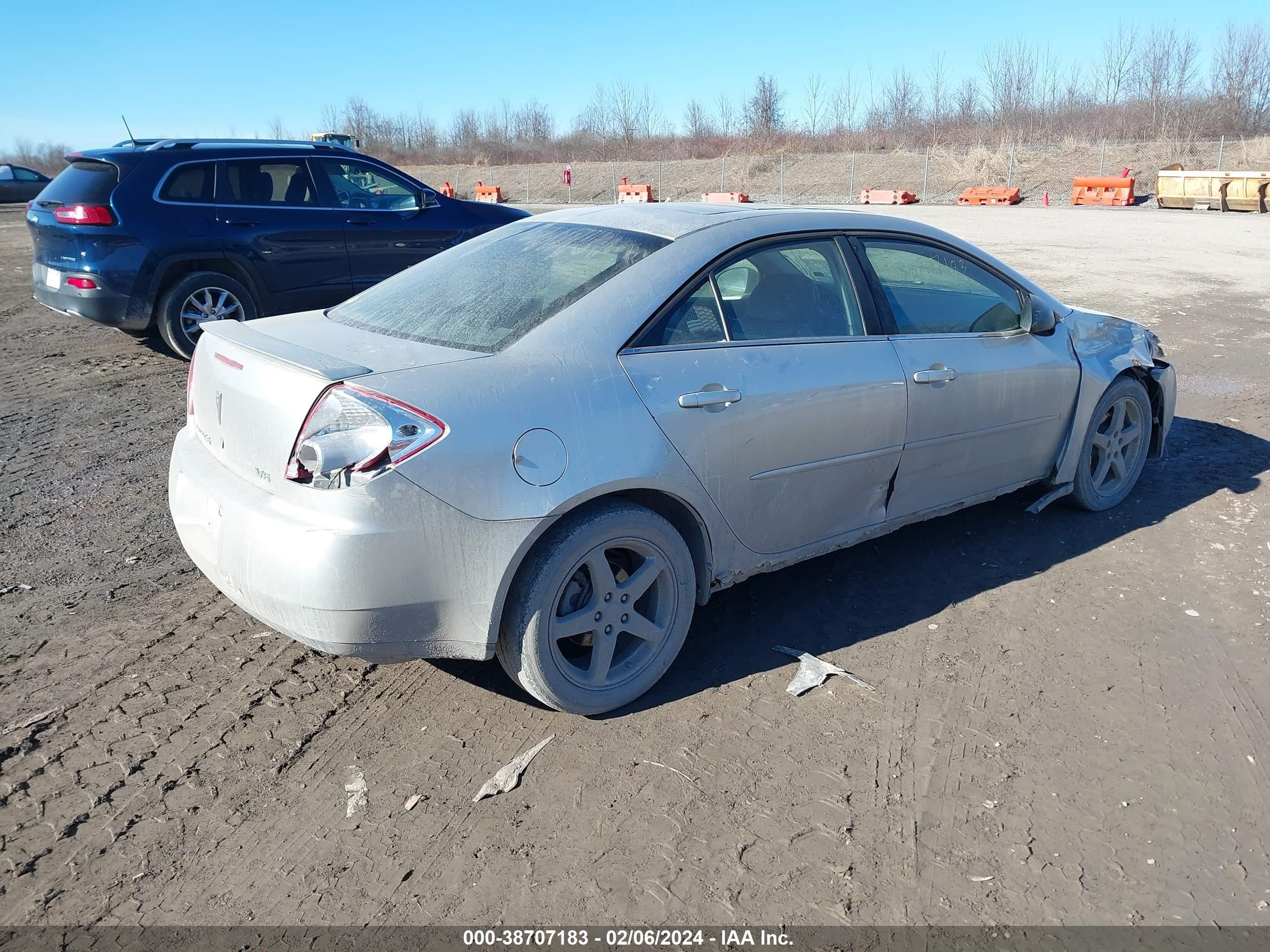 Photo 3 VIN: 1G2ZG57N974112725 - PONTIAC G6 